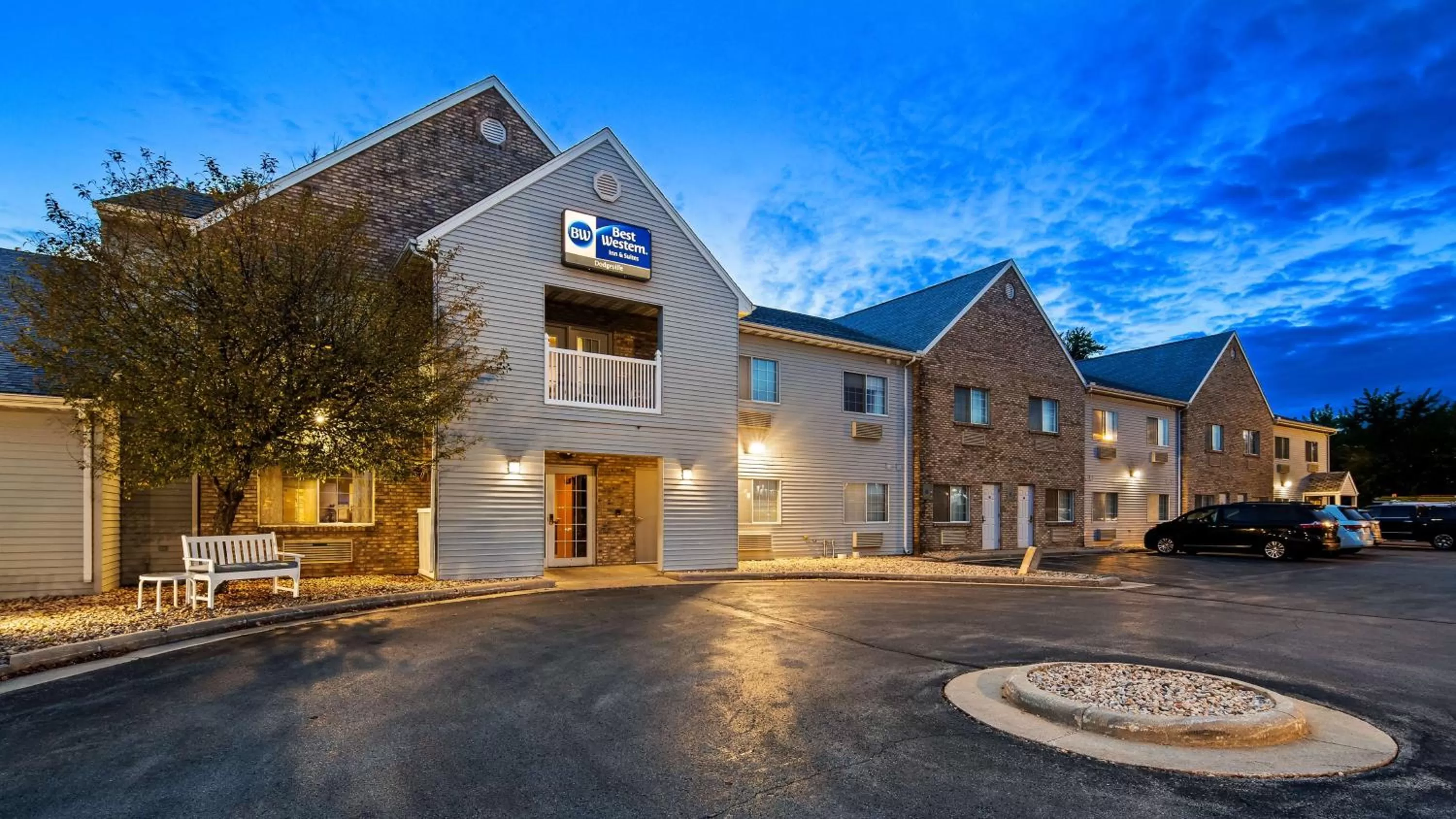 Property building in Best Western Dodgeville Inn & Suites