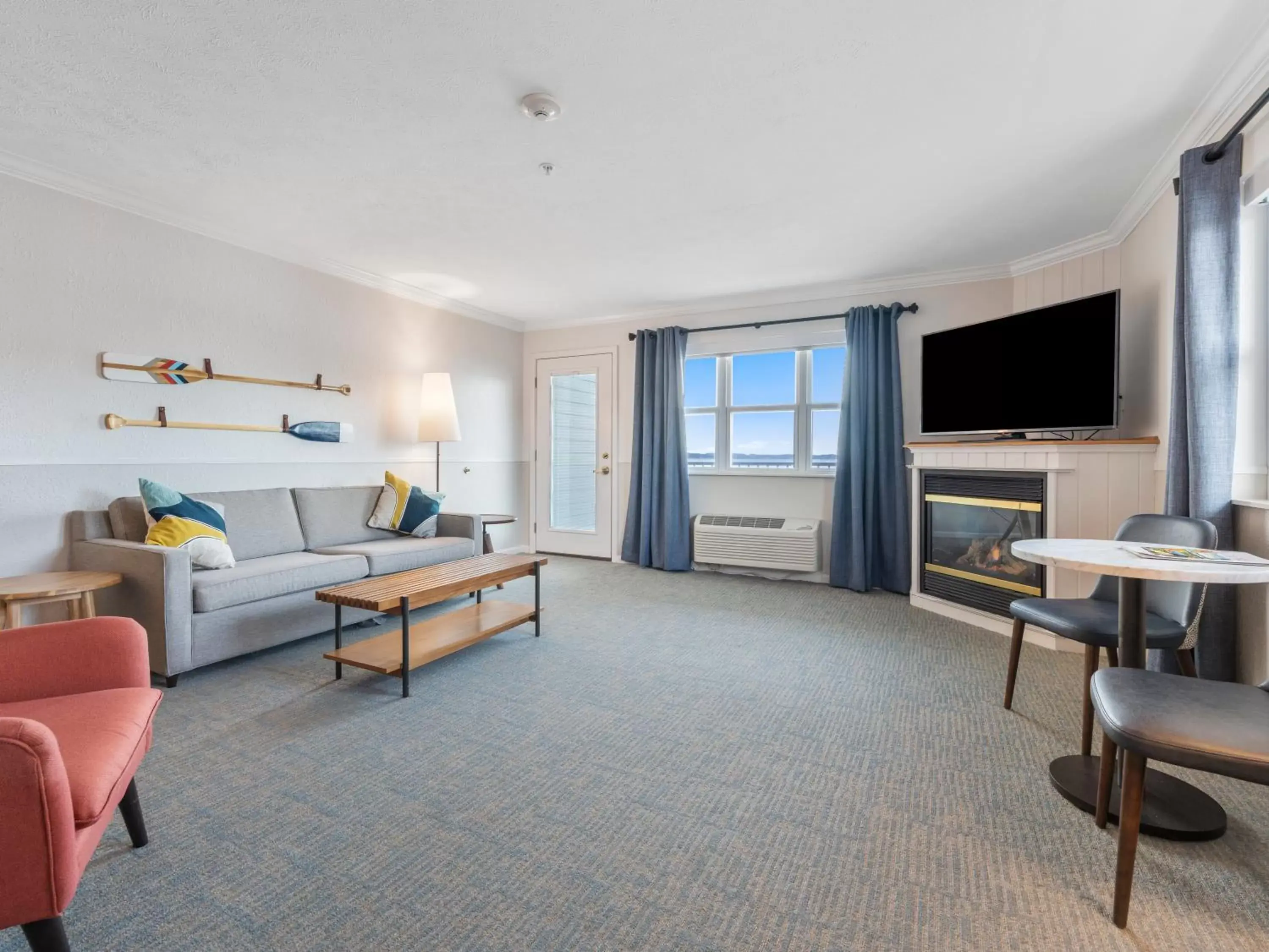 Living room, Seating Area in Cherry Tree Inn & Suites