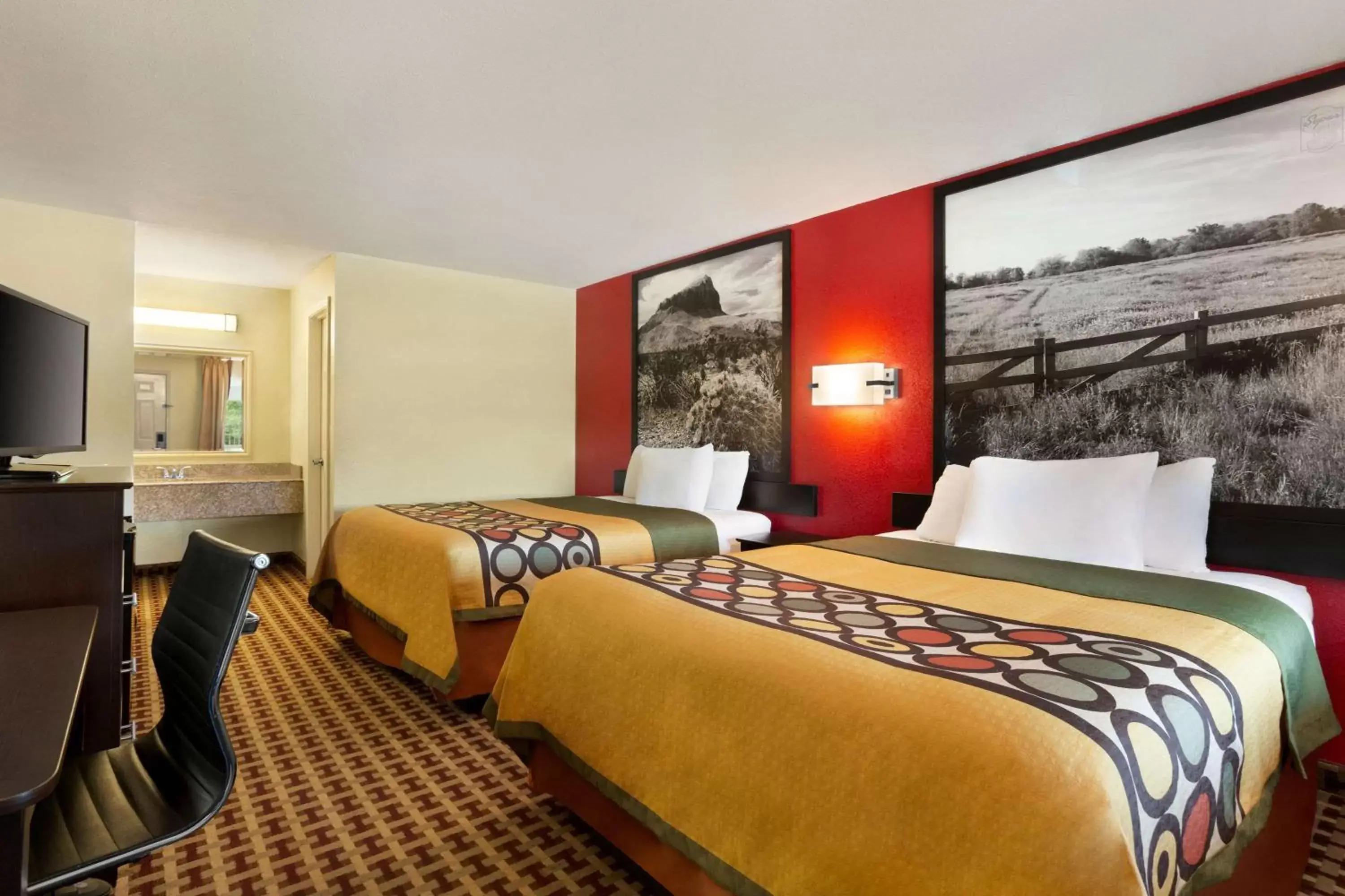 Photo of the whole room, Bed in Super 8 by Wyndham Corsicana