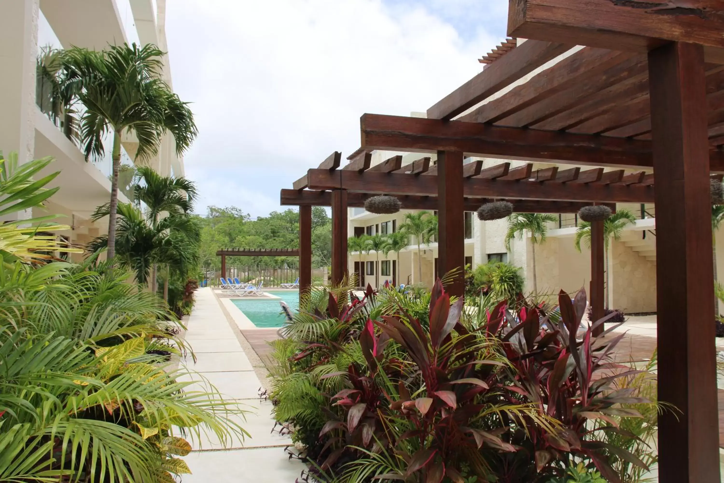 Garden, Swimming Pool in Apartment and Penthouse Blue Luxury Kukulkan Tulum