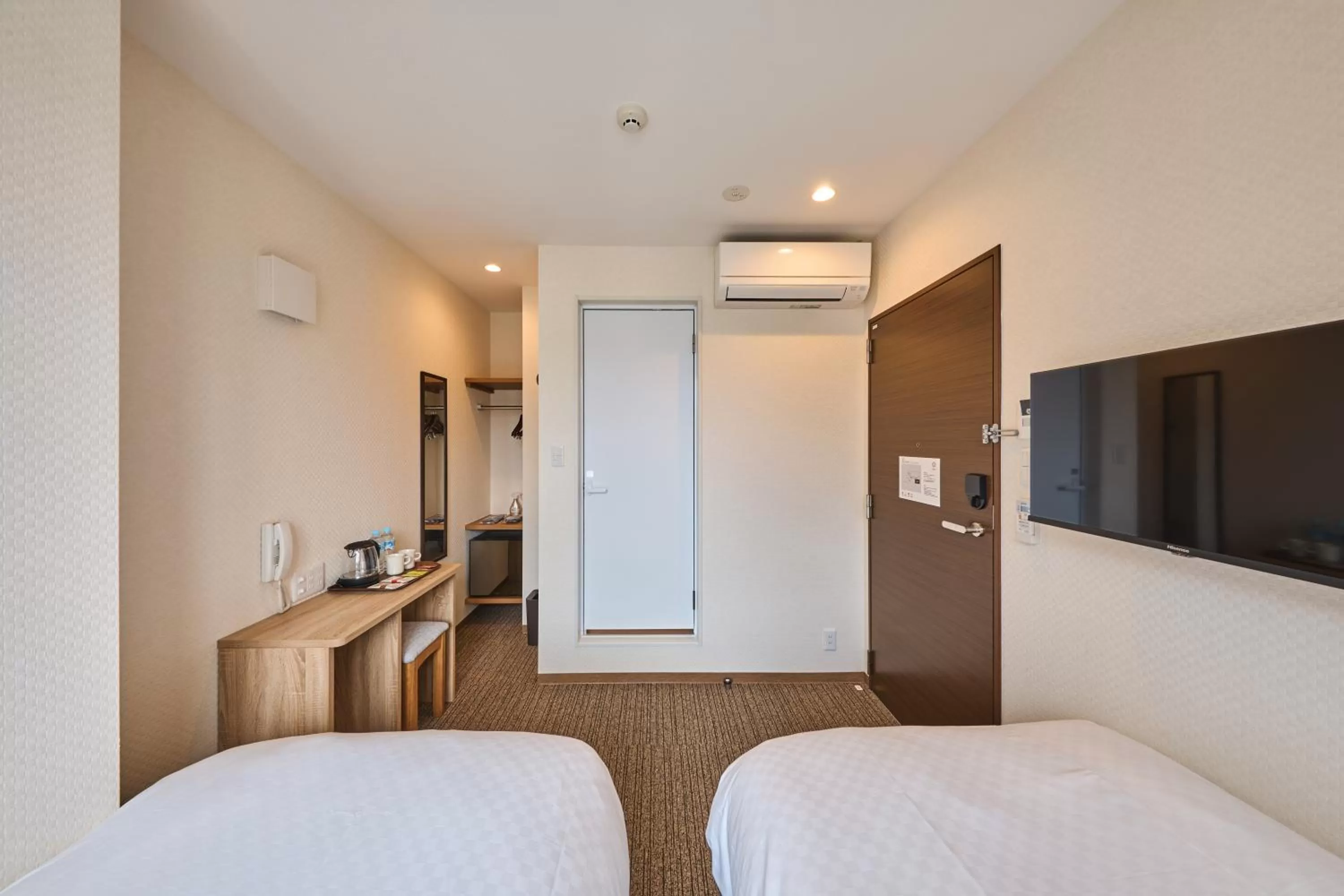 Photo of the whole room, Bed in Waka Kyoto Kawaramachi Hotel