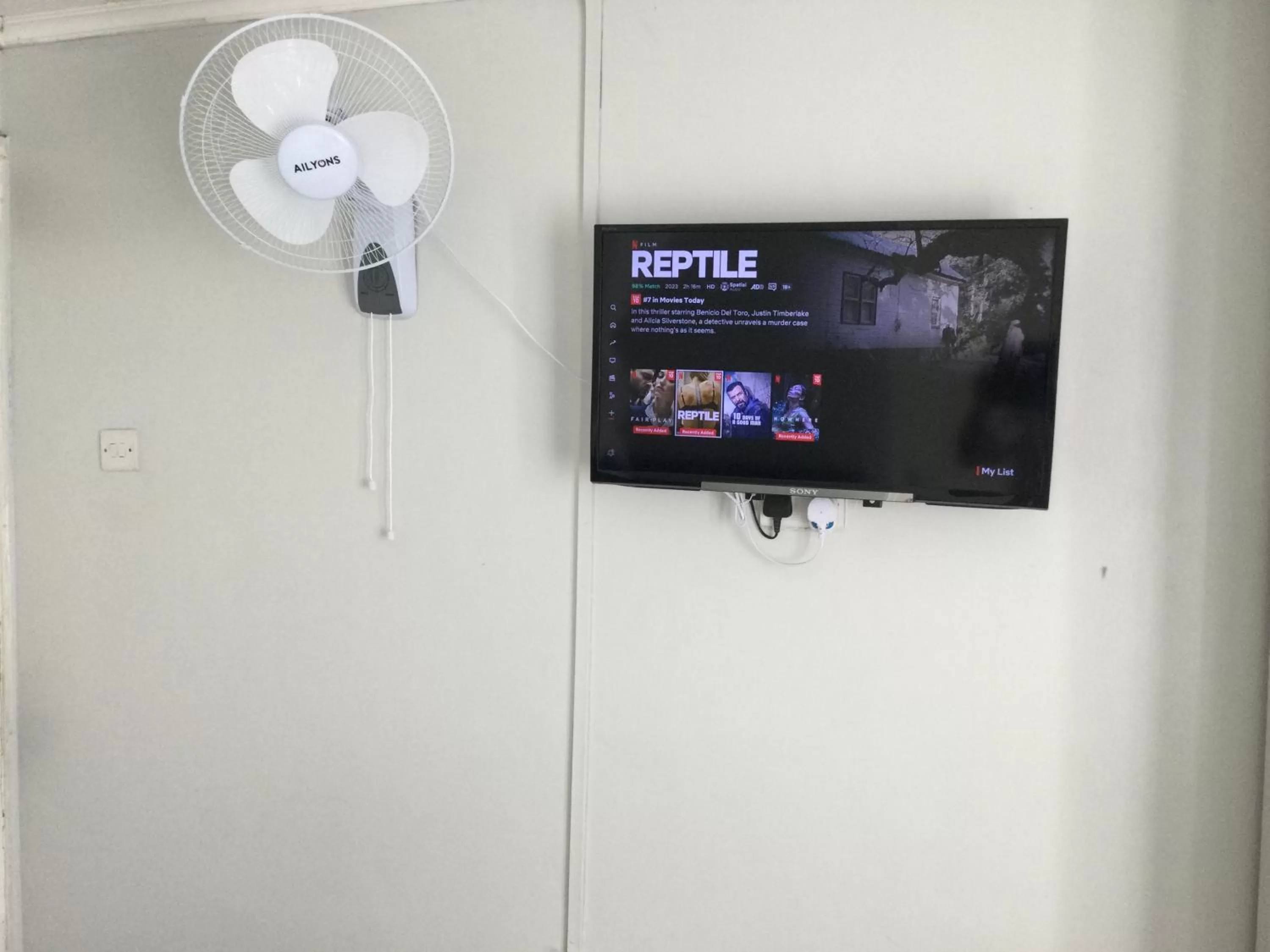 TV and multimedia, TV/Entertainment Center in Milimani Comfort