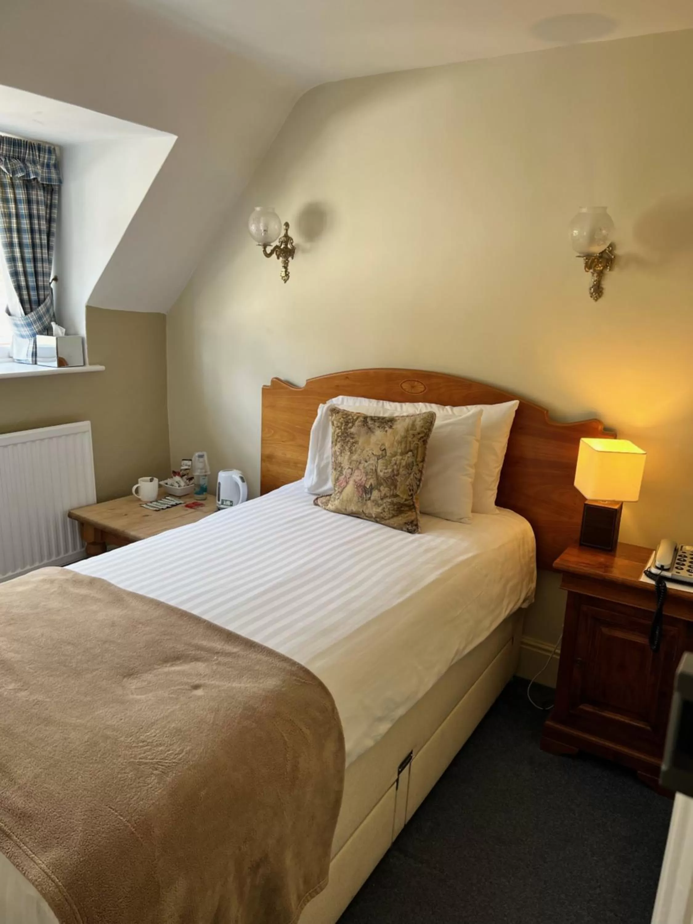 Photo of the whole room in The Kings Arms Inn