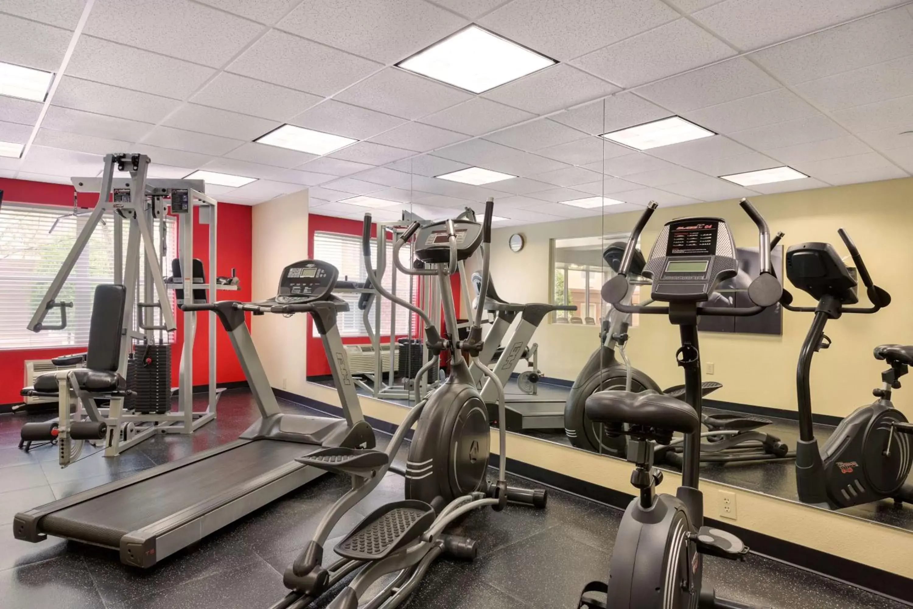 Activities, Fitness Center/Facilities in Country Inn & Suites by Radisson, Chester, VA