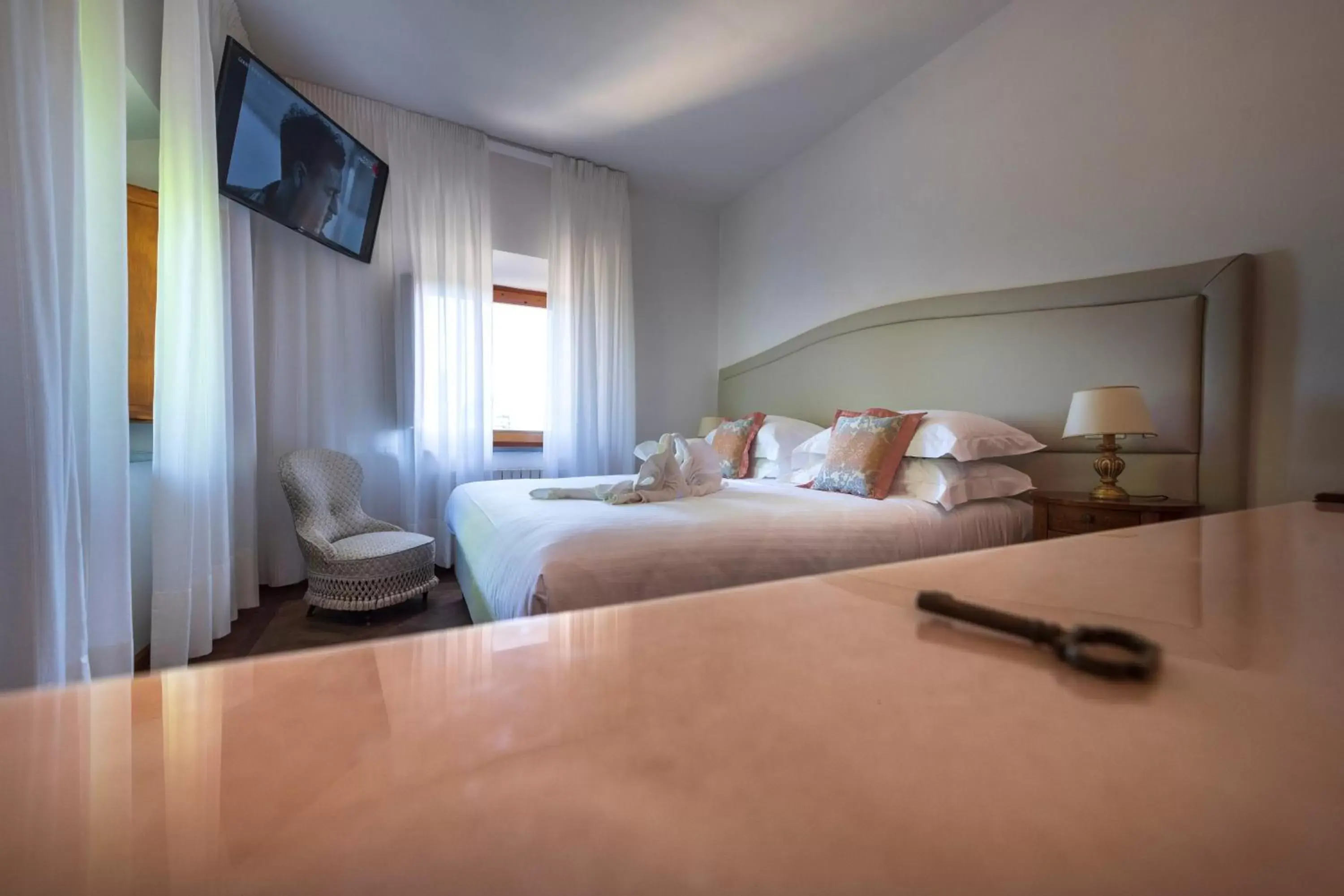 Bed in Villa Scacciapensieri Boutique Hotel