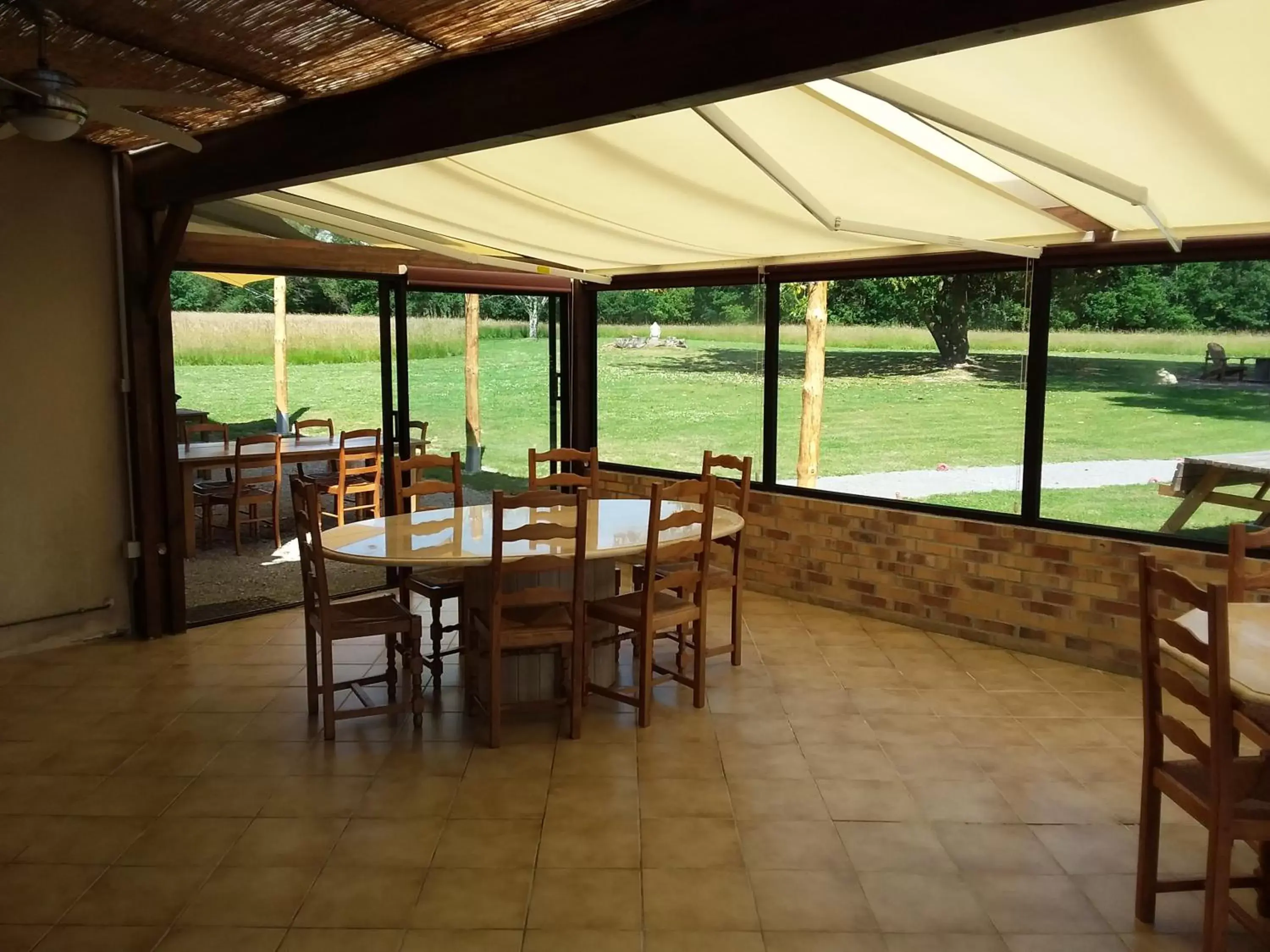 Dining area in maison d'hôtes labastide