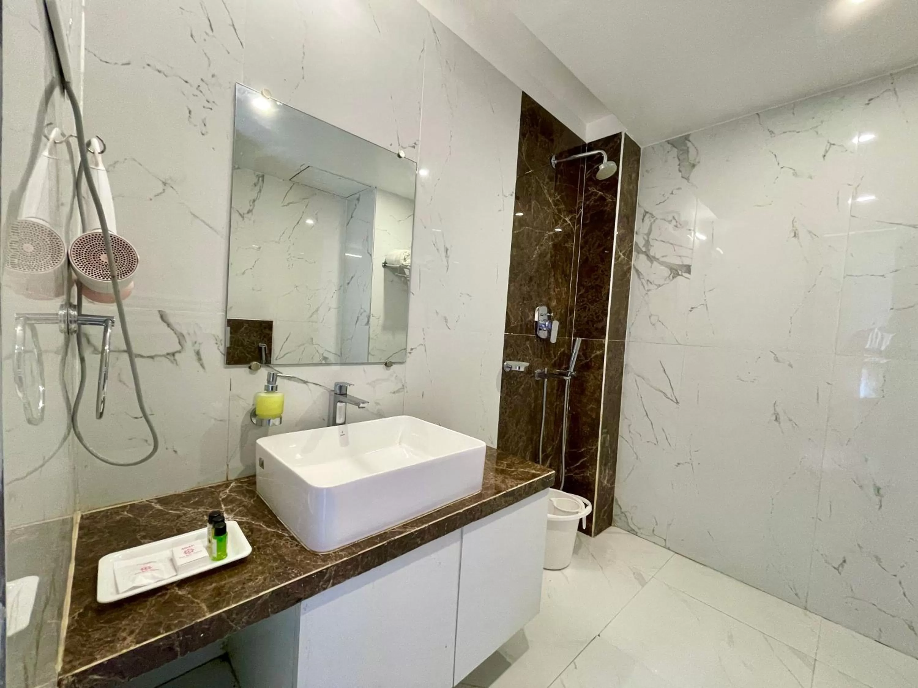 Bathroom in Hotel TBS sea view ! Puri