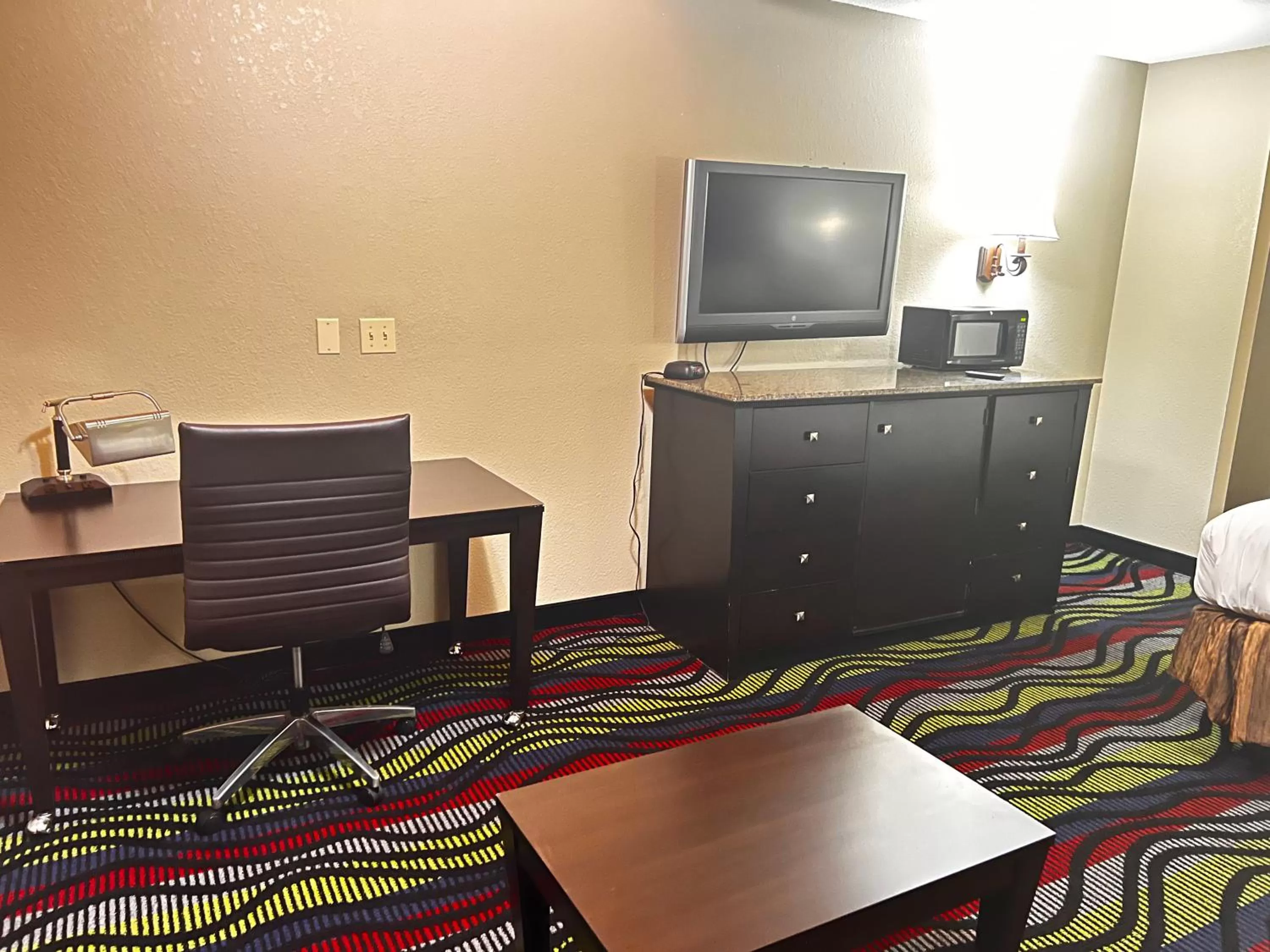 TV and multimedia in Apple Tree Inn