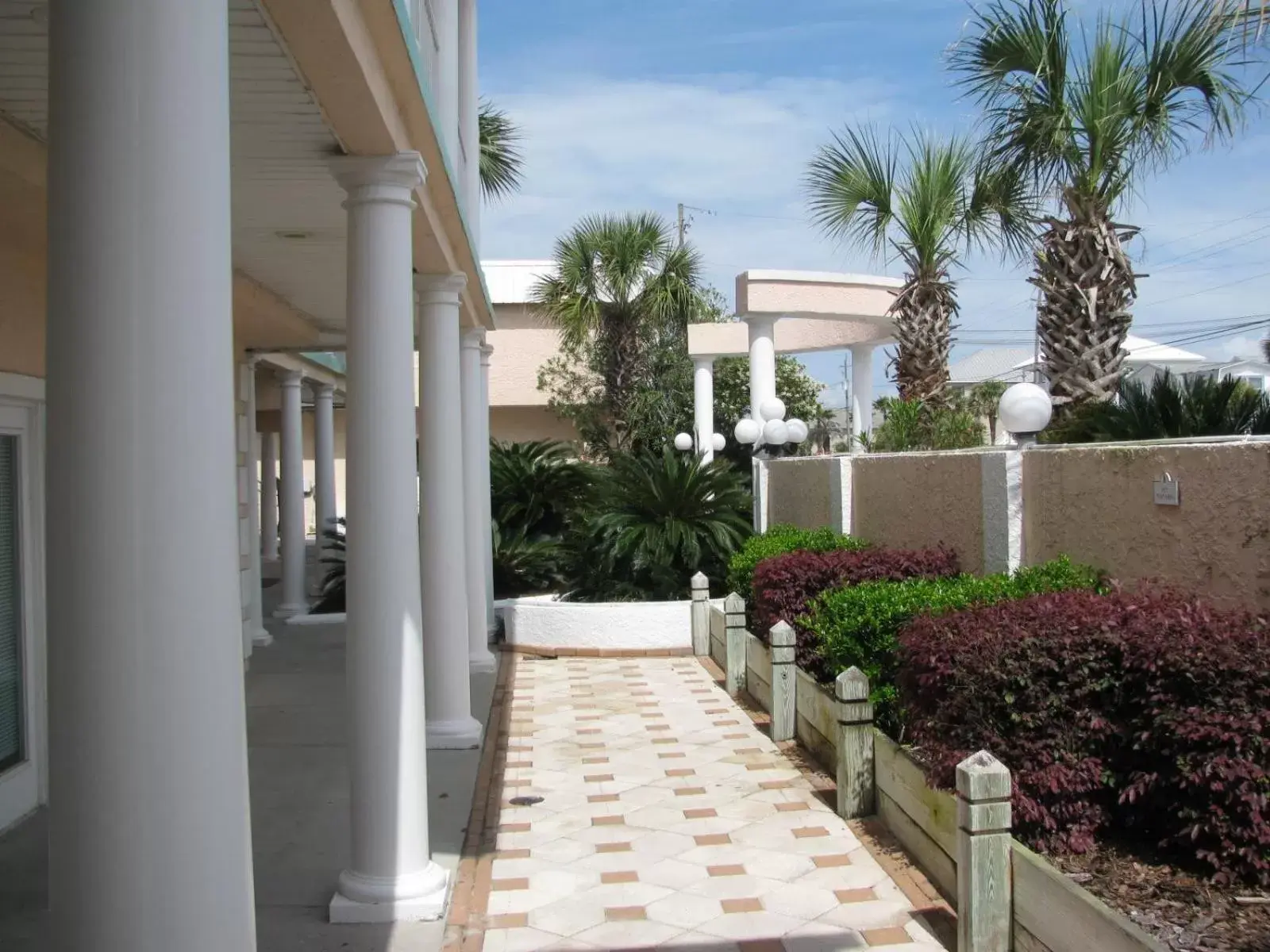 Facade/entrance, Garden in Pineapple Villas