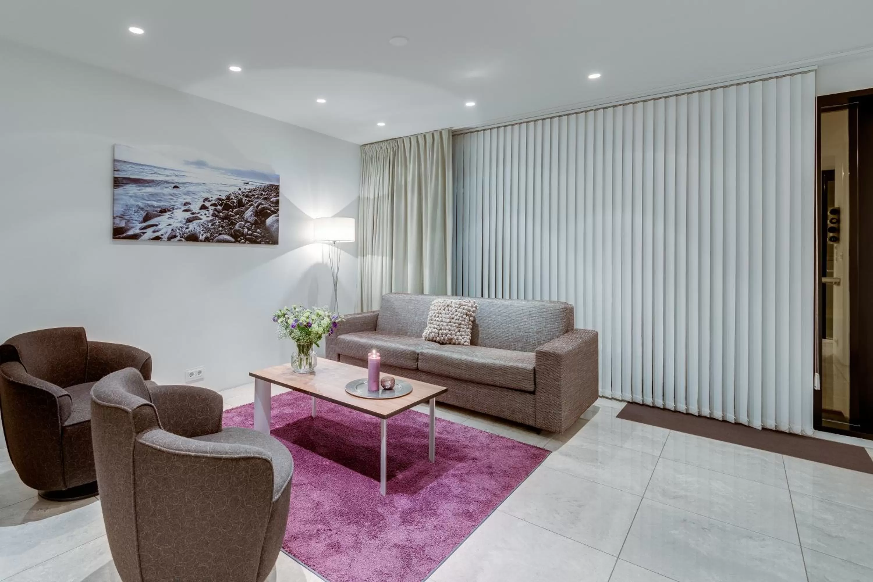 Living room in Black Pearl Apartment Hotel