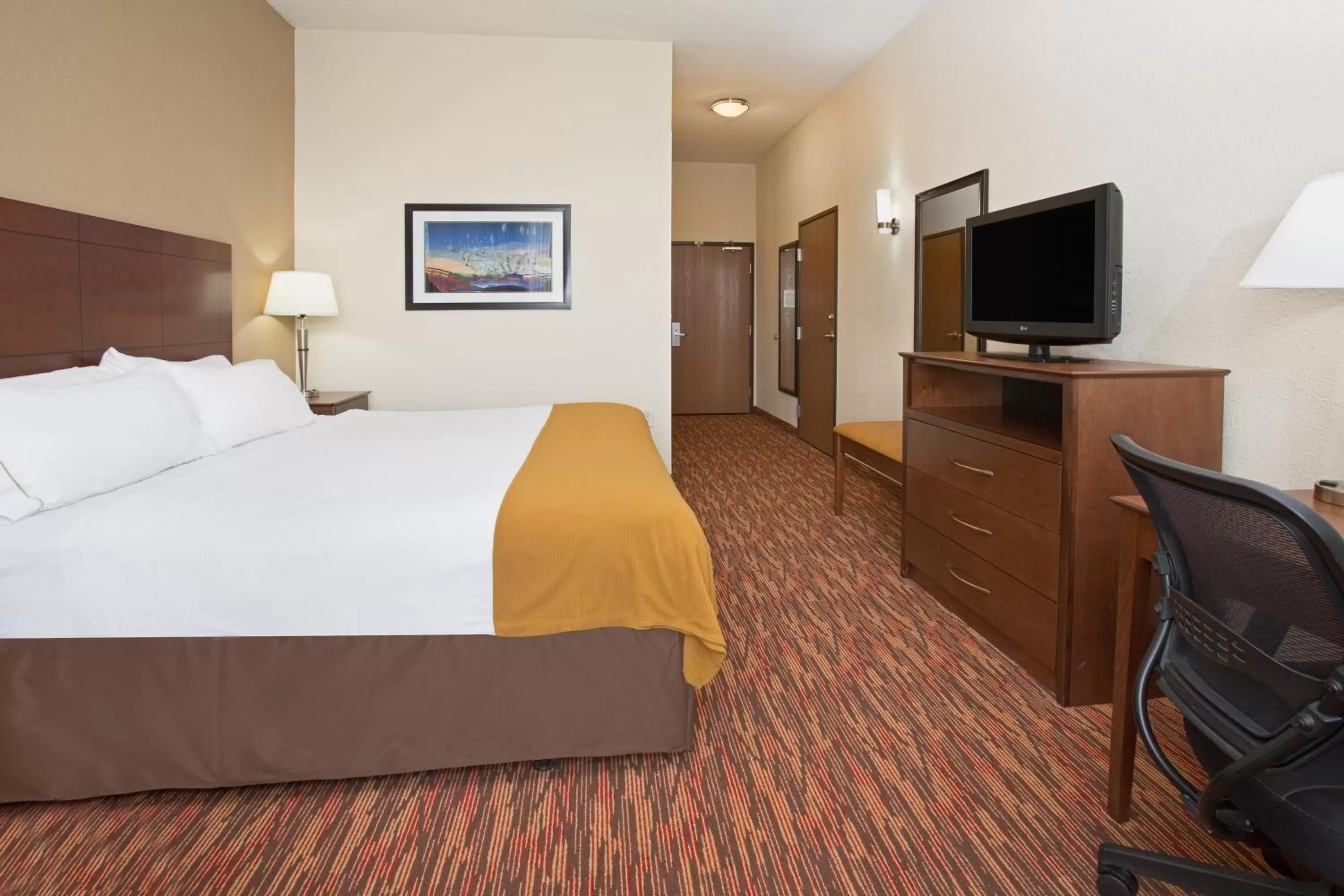 Bed in Holiday Inn Express & Suites Truth Or Consequences by IHG