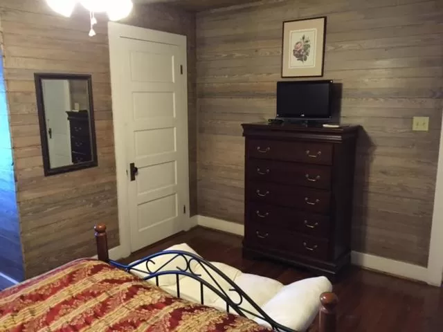 Decorative detail, Bed in 1896 O'Malley House