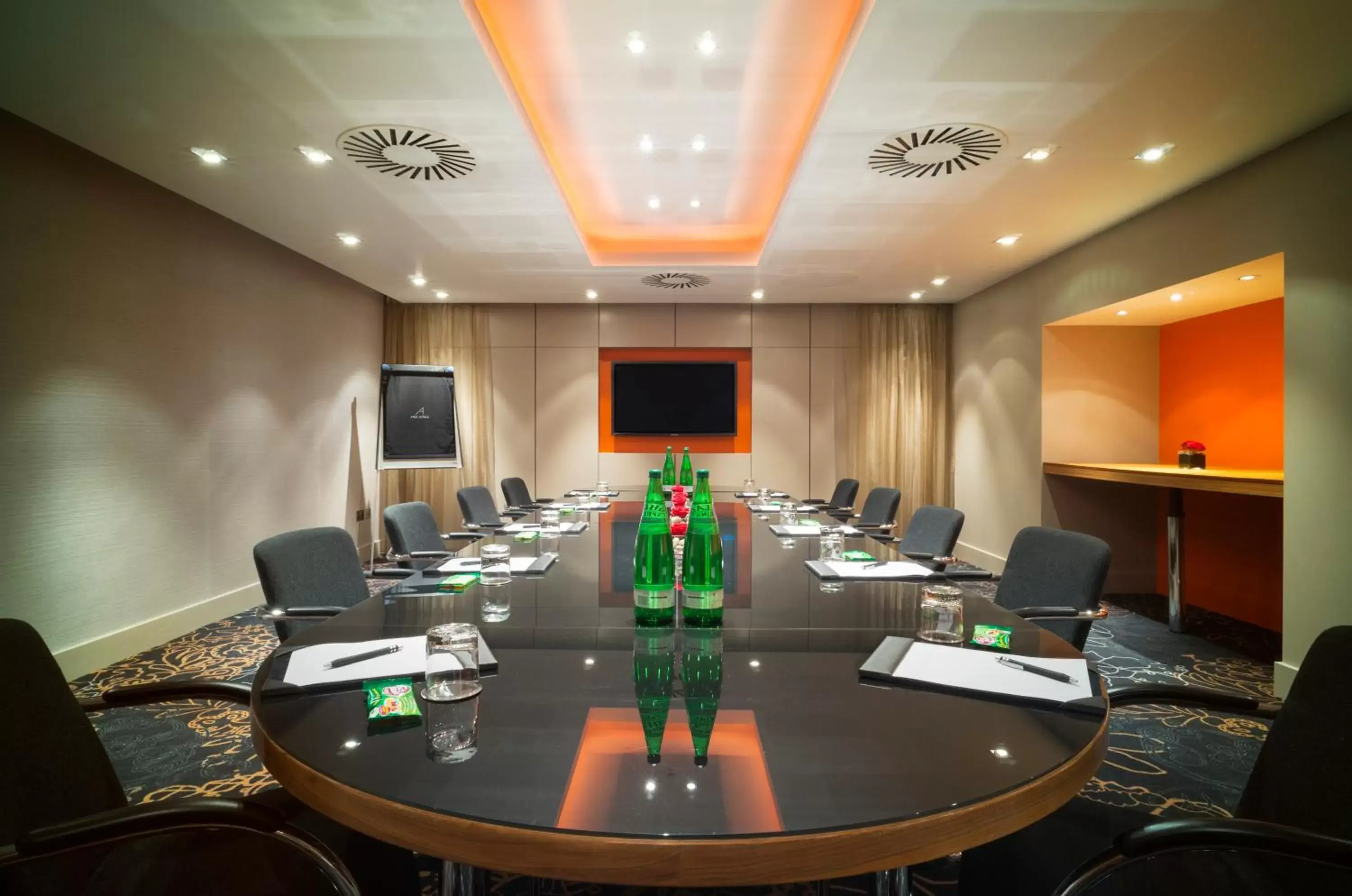 Business facilities in Apex City Of London Hotel