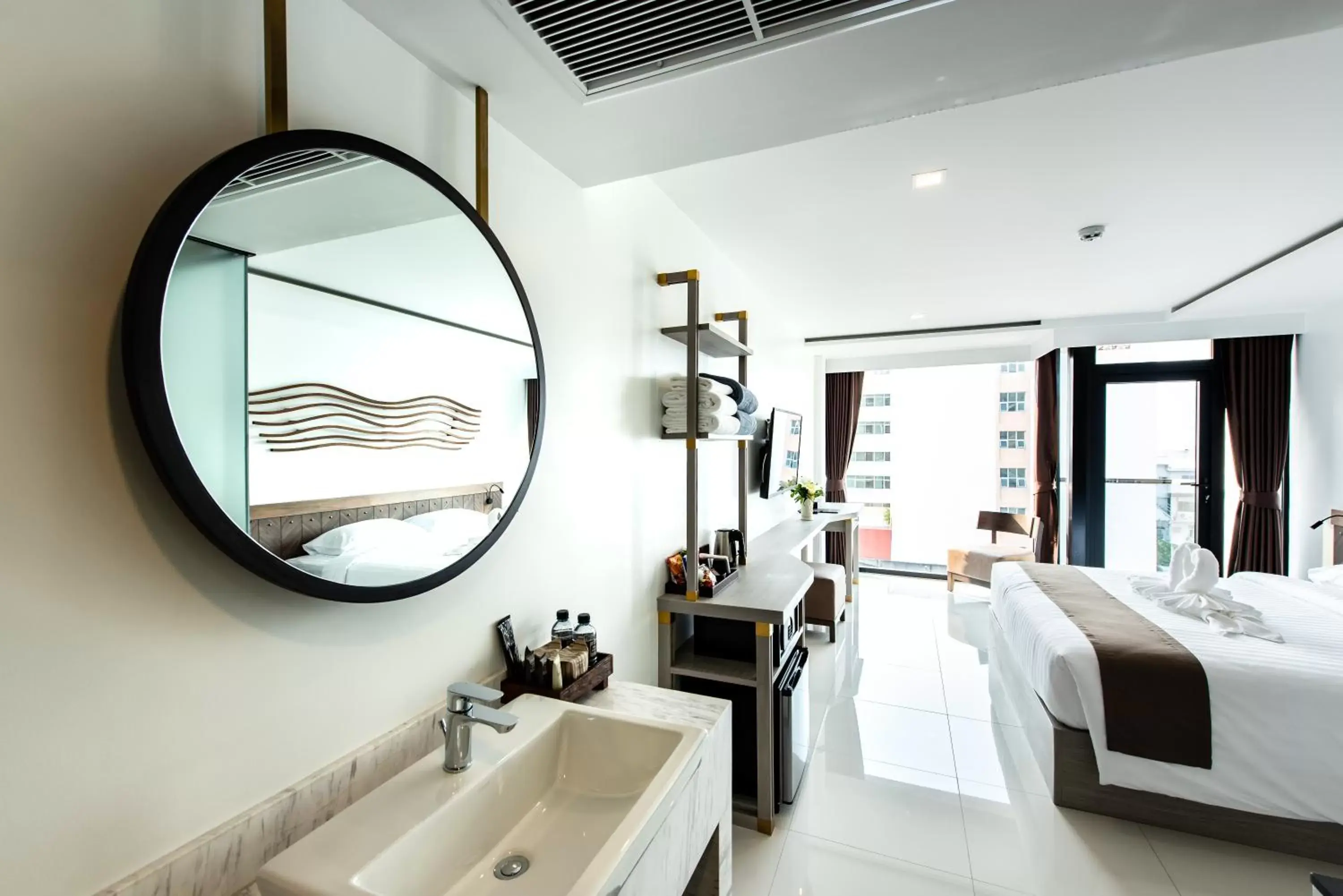 Property building, Bed in Blackwoods Hotel Pattaya - SHA Extra Plus Property building, Bed in Blackwoods Hotel Pattaya - SHA Extra Plus