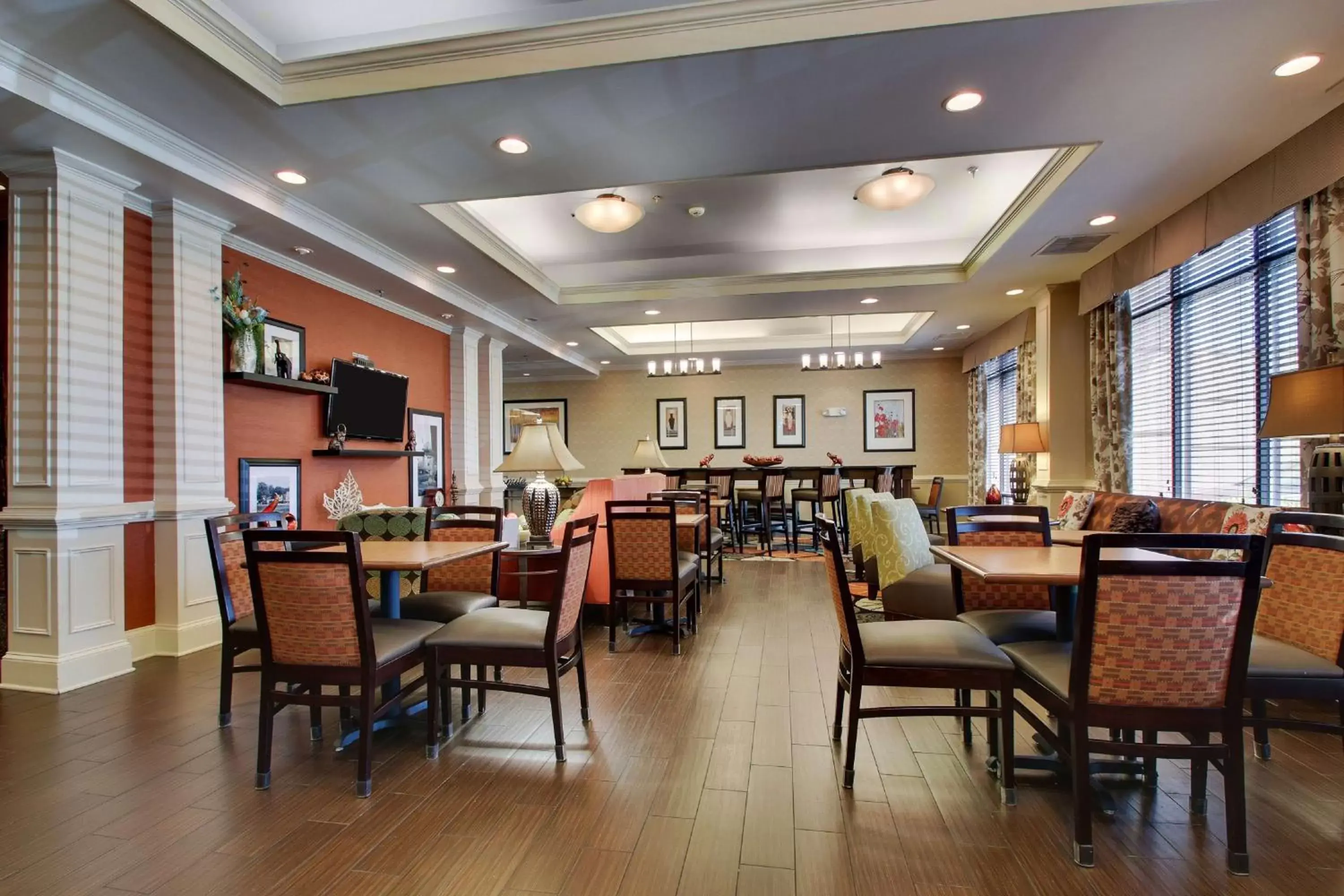 Restaurant/places to eat in Hampton Inn Warner Robins Restaurant/places to eat in Hampton Inn Warner Robins