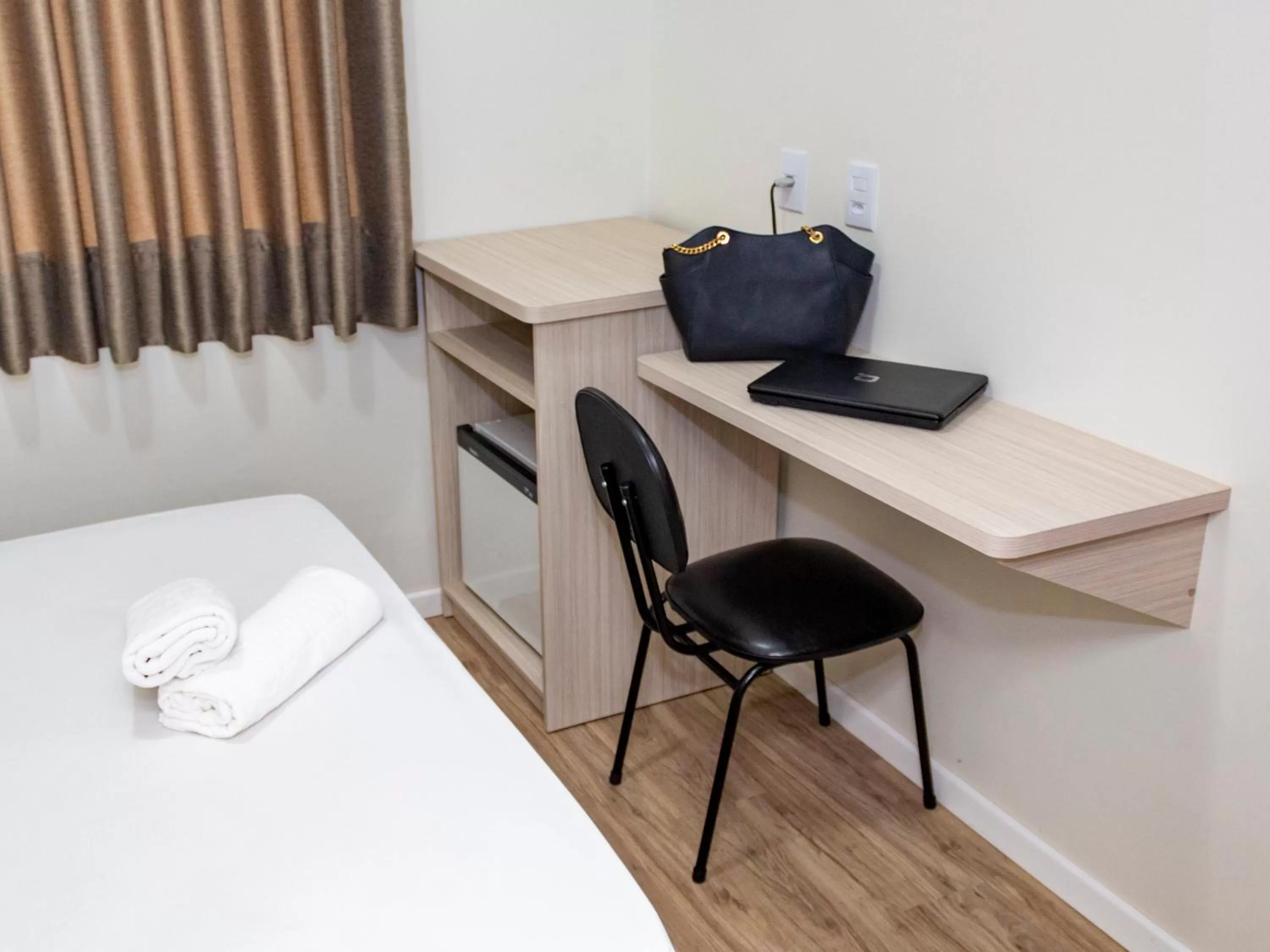 Business facilities, Bed in Hotel Vitoria - Itajaí