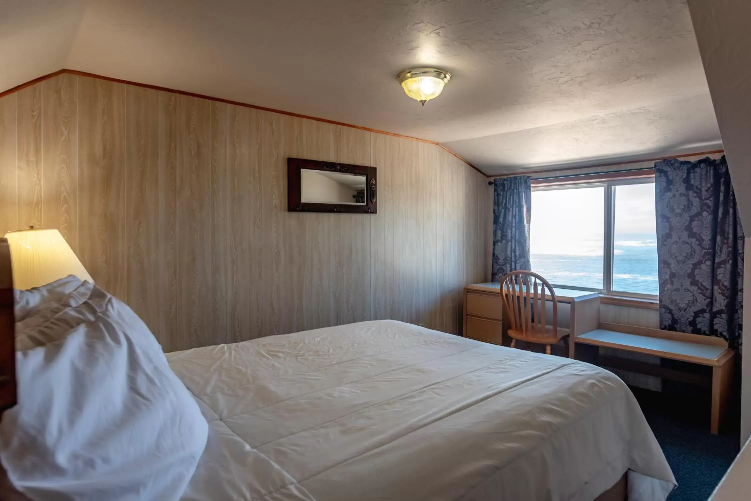 Bedroom, Bed in Terimore Lodging by the Sea