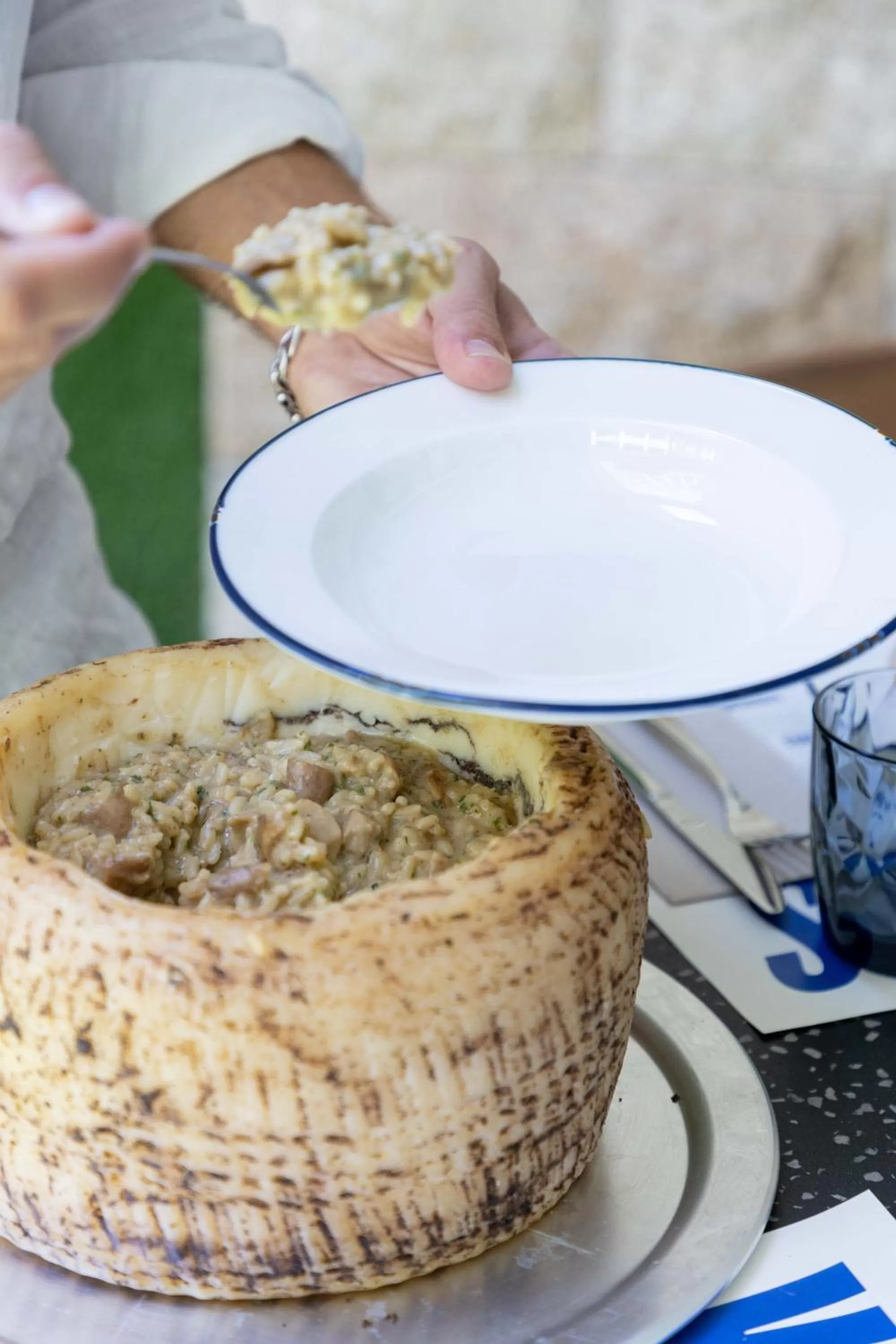 Restaurant/places to eat in chic&basic Gravity