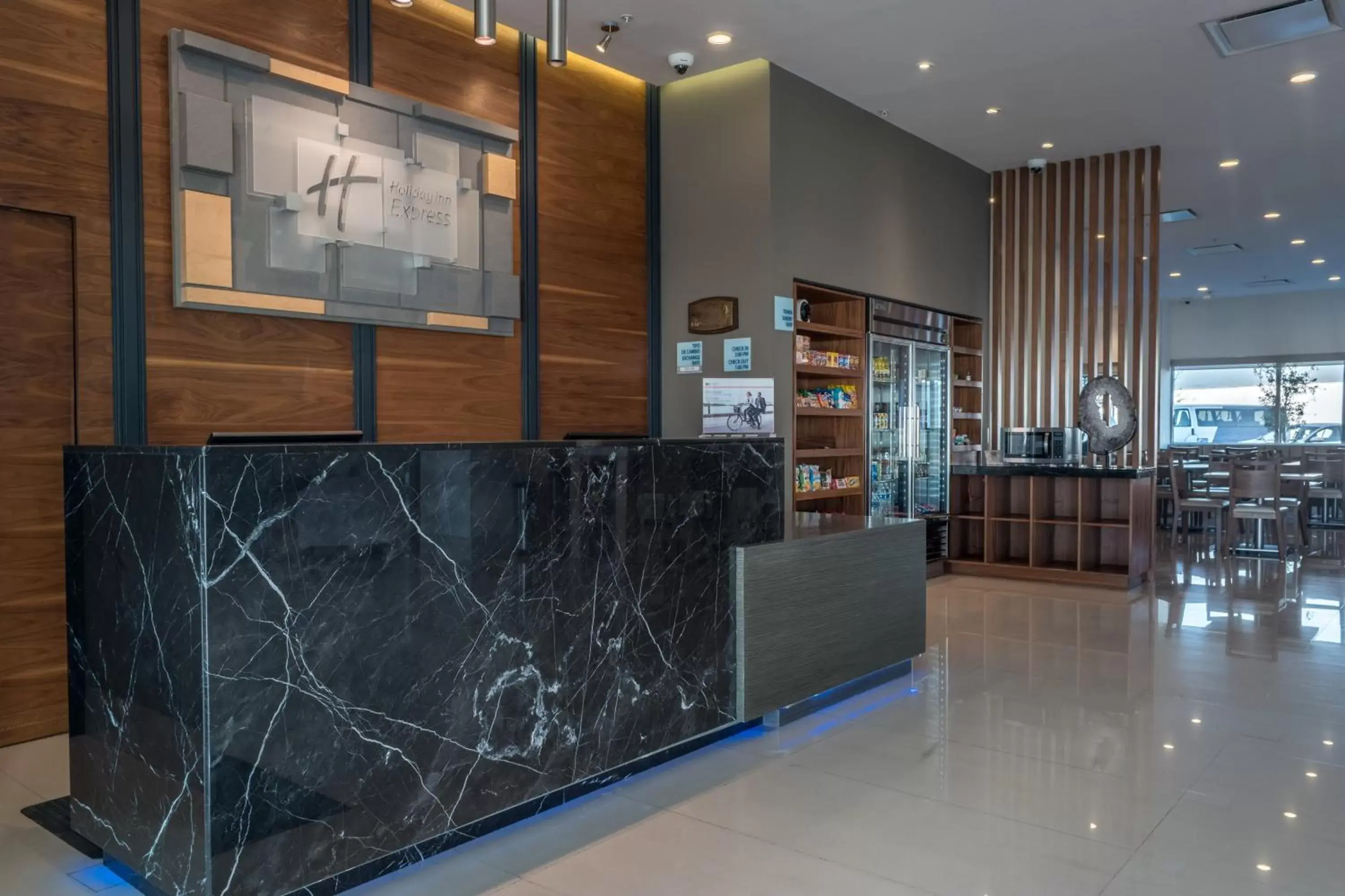 Property building, Lobby/Reception in Holiday Inn Express & Suites Silao Aeropuerto Terminal, an IHG Hotel