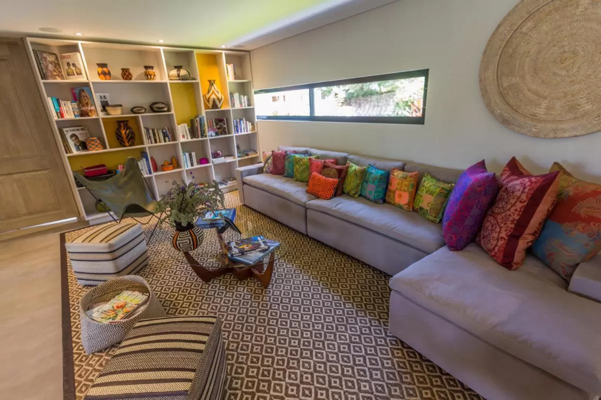 Library in Patio del Mundo