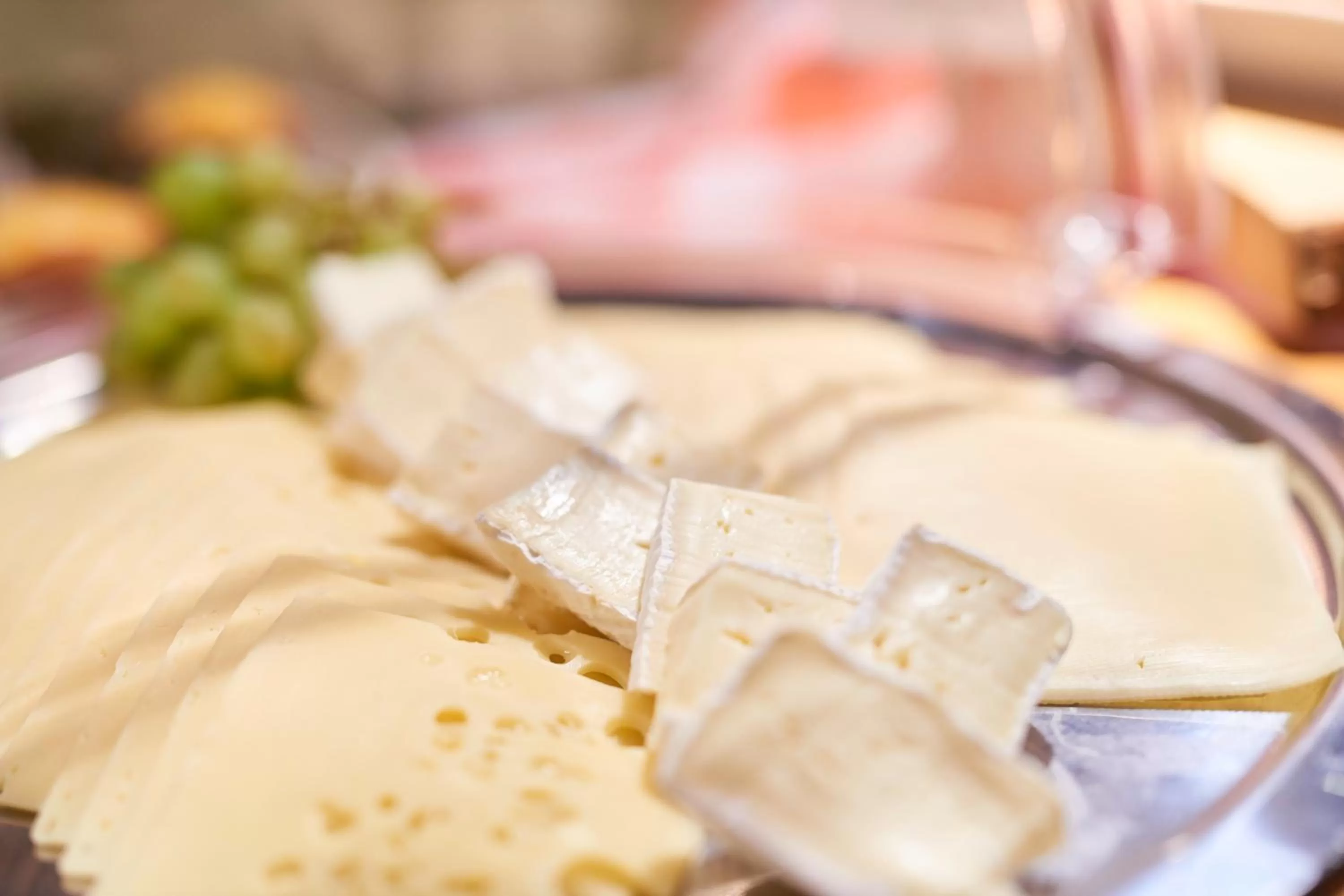 Buffet breakfast in Hotel Zur Alten Brücke