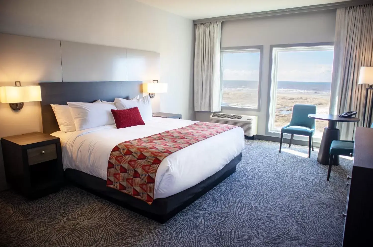 Bed in Quinault Beach Resort & Casino