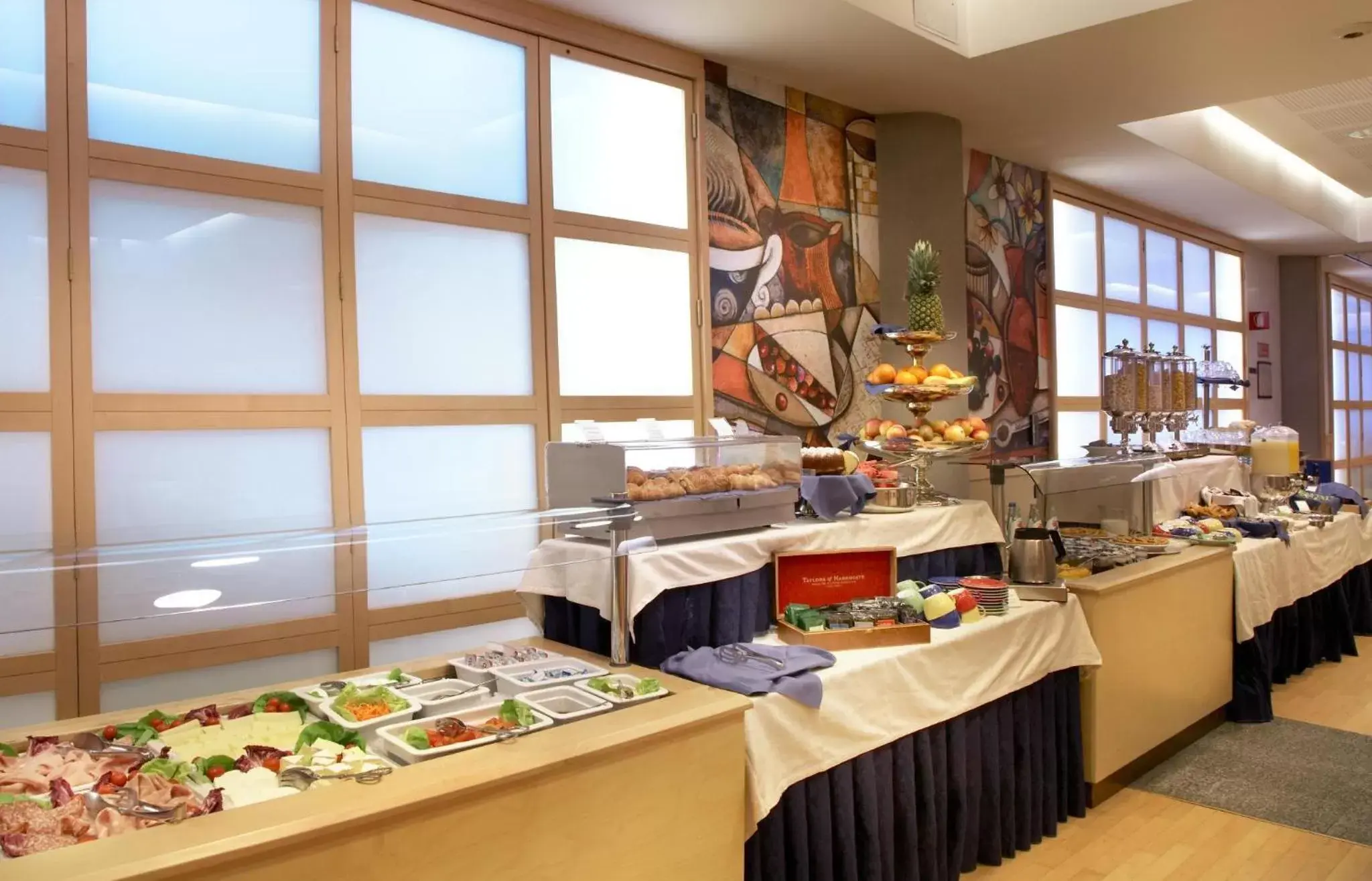 Food and drinks in Pacific Hotel Fortino Food and drinks in Pacific Hotel Fortino