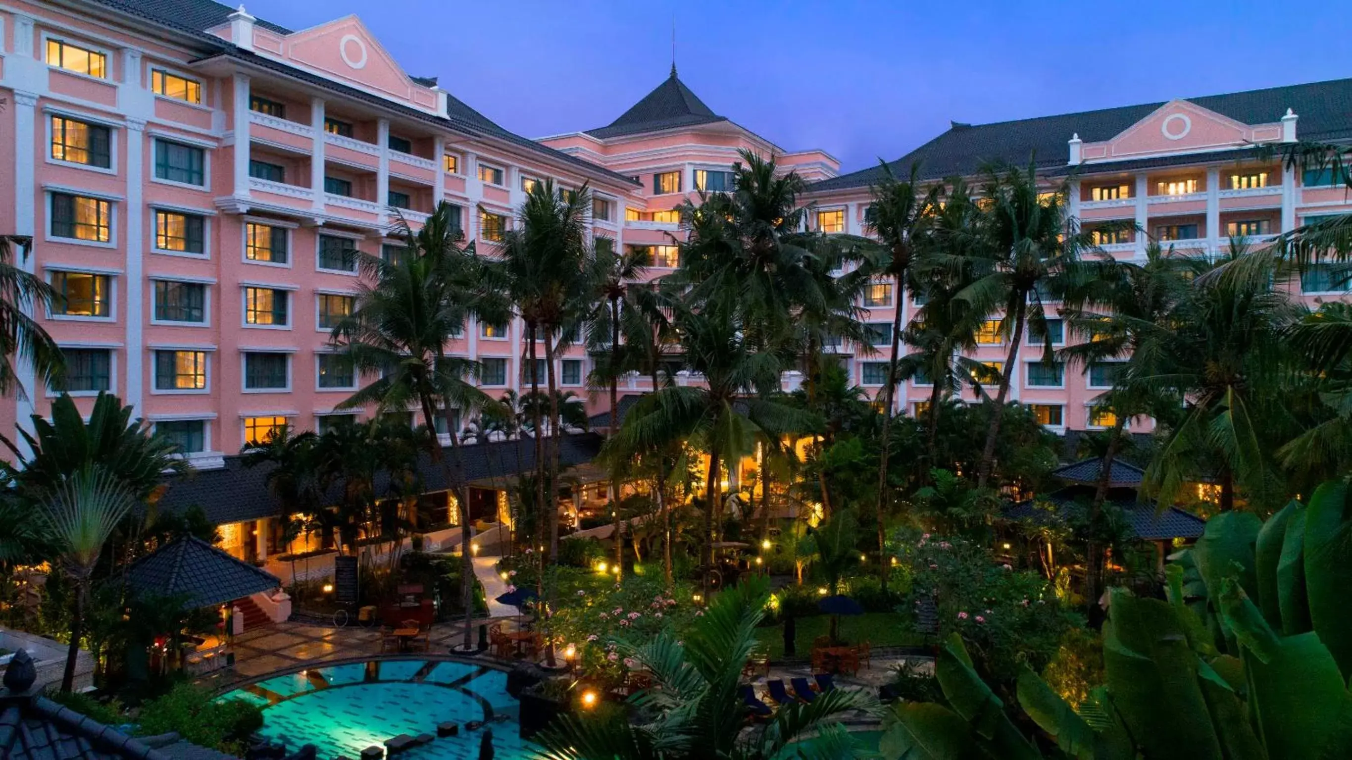 Facade/entrance in Melia Purosani Yogyakarta