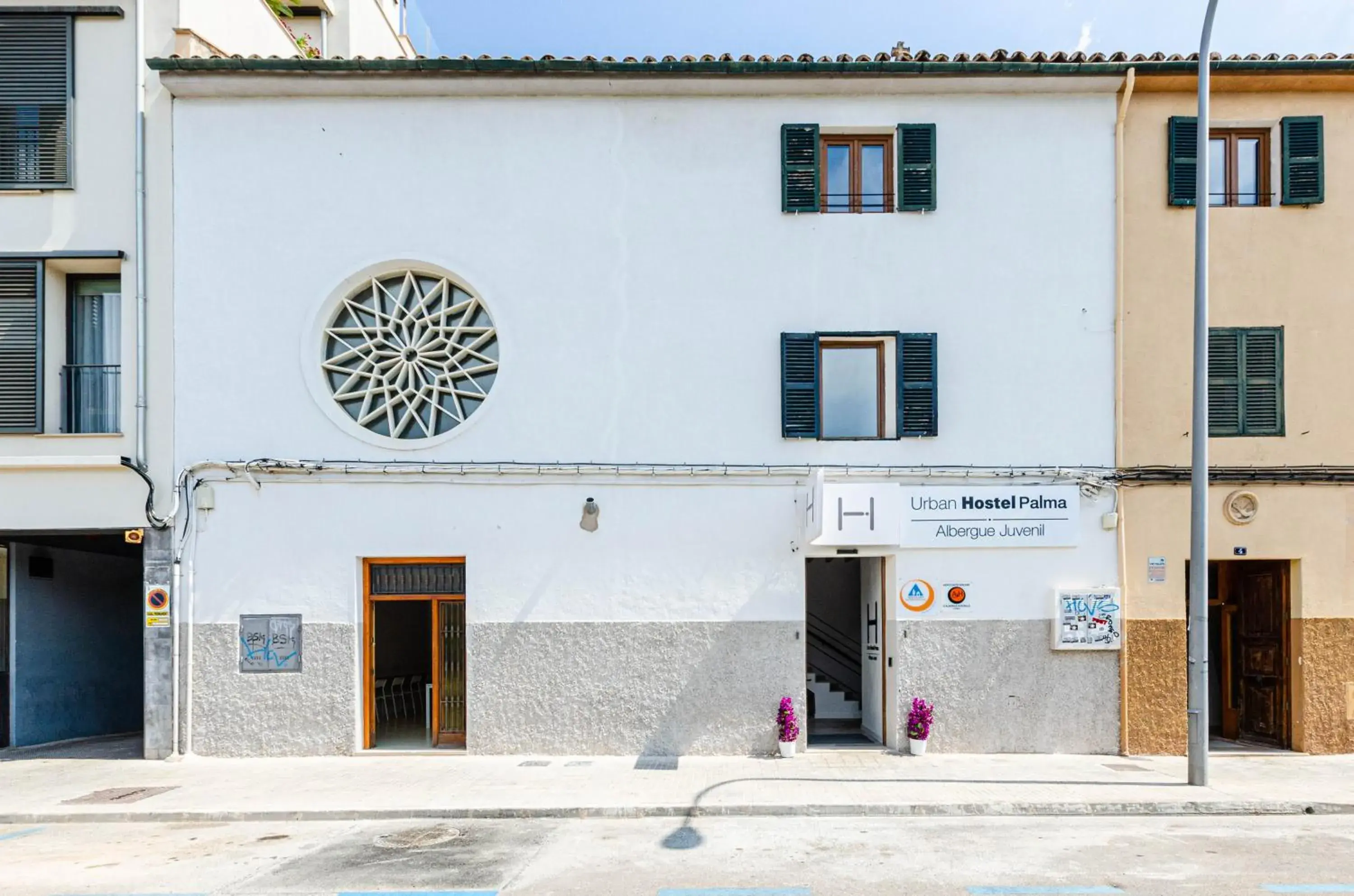 Facade/entrance, Property Building in Urban Hostel Palma - Albergue Juvenil - Youth Hostel
