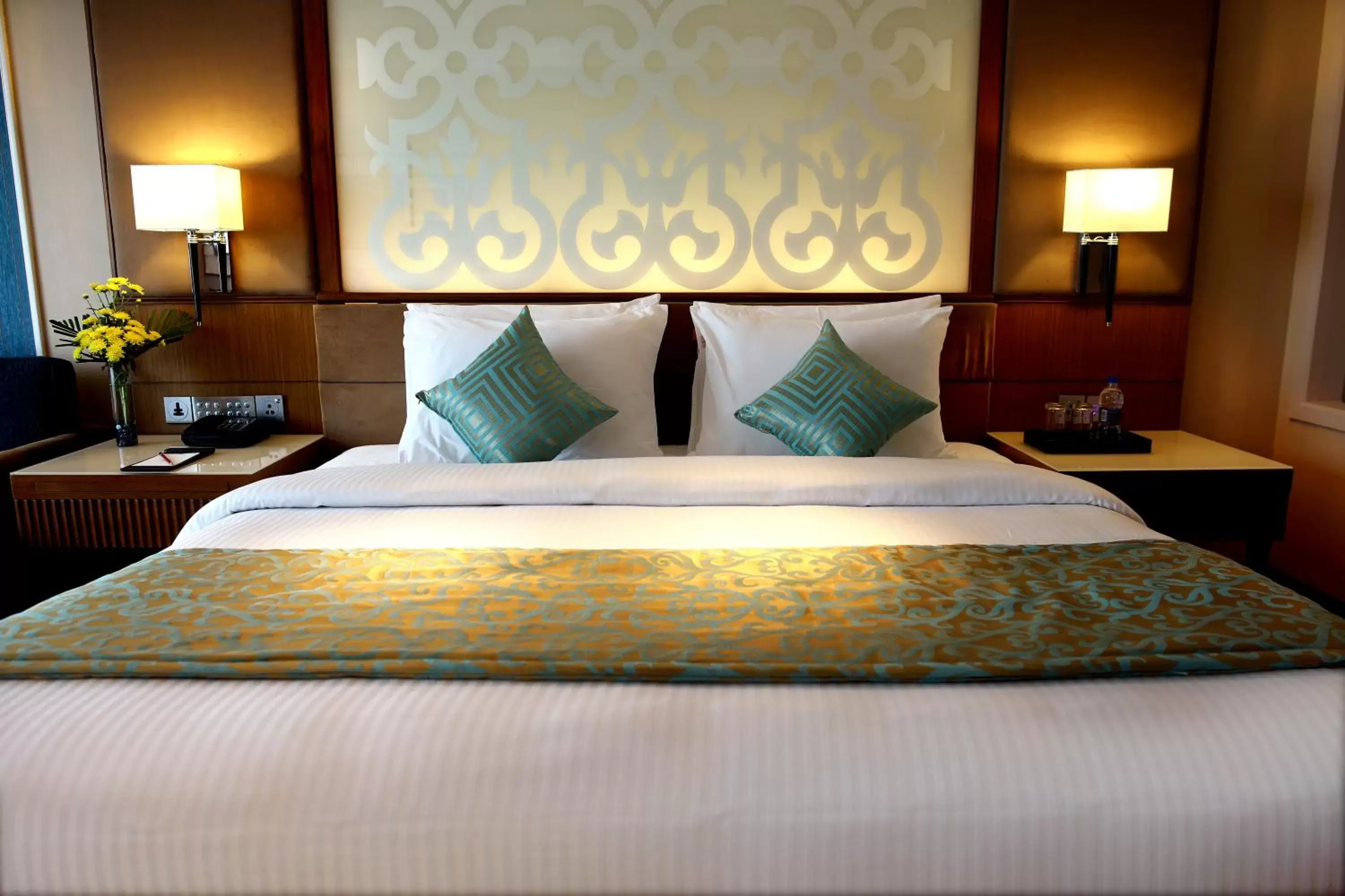 Bedroom, Bed in Ramada Plaza Chennai