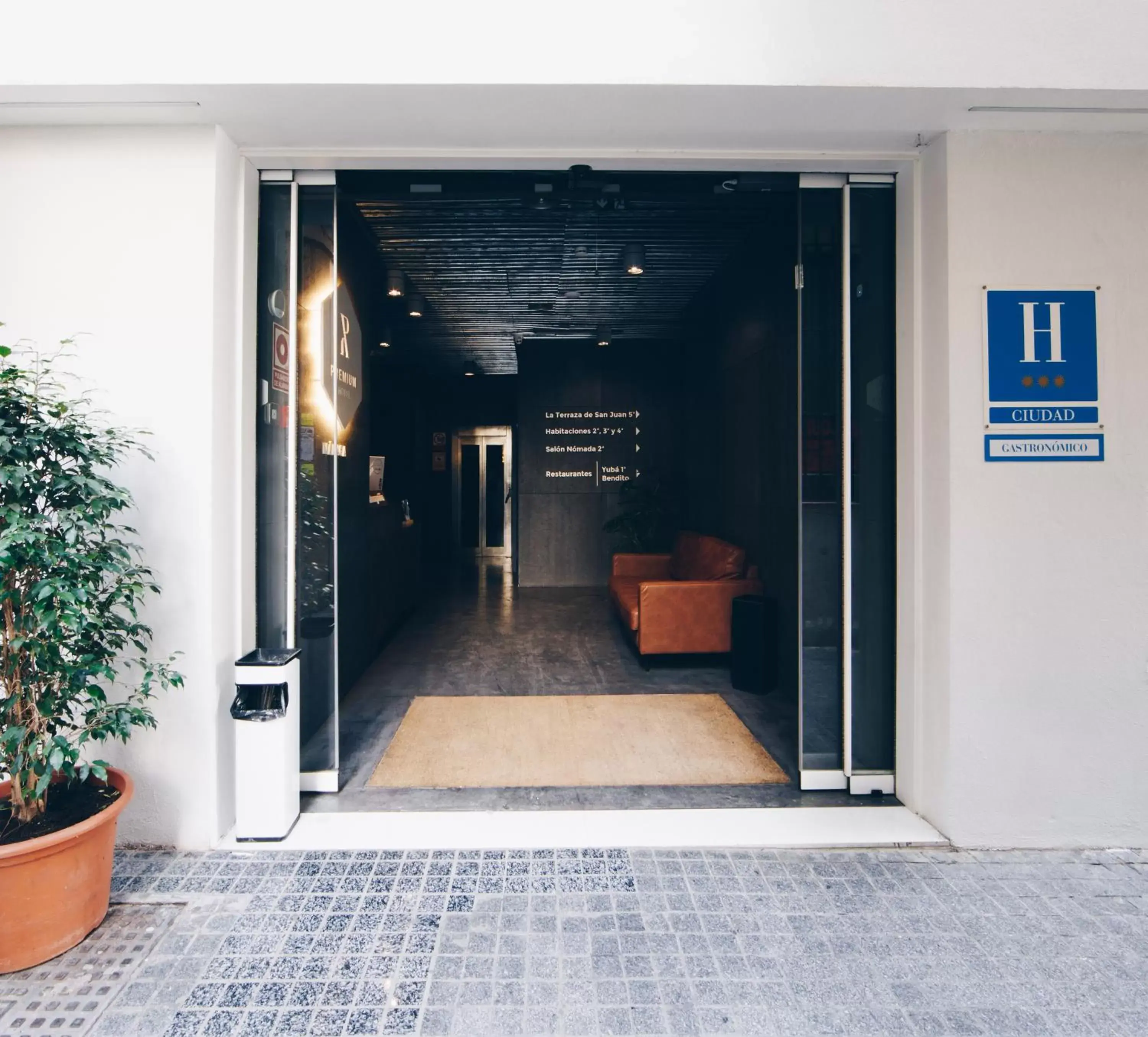 Facade/Entrance in Málaga Premium Hotel