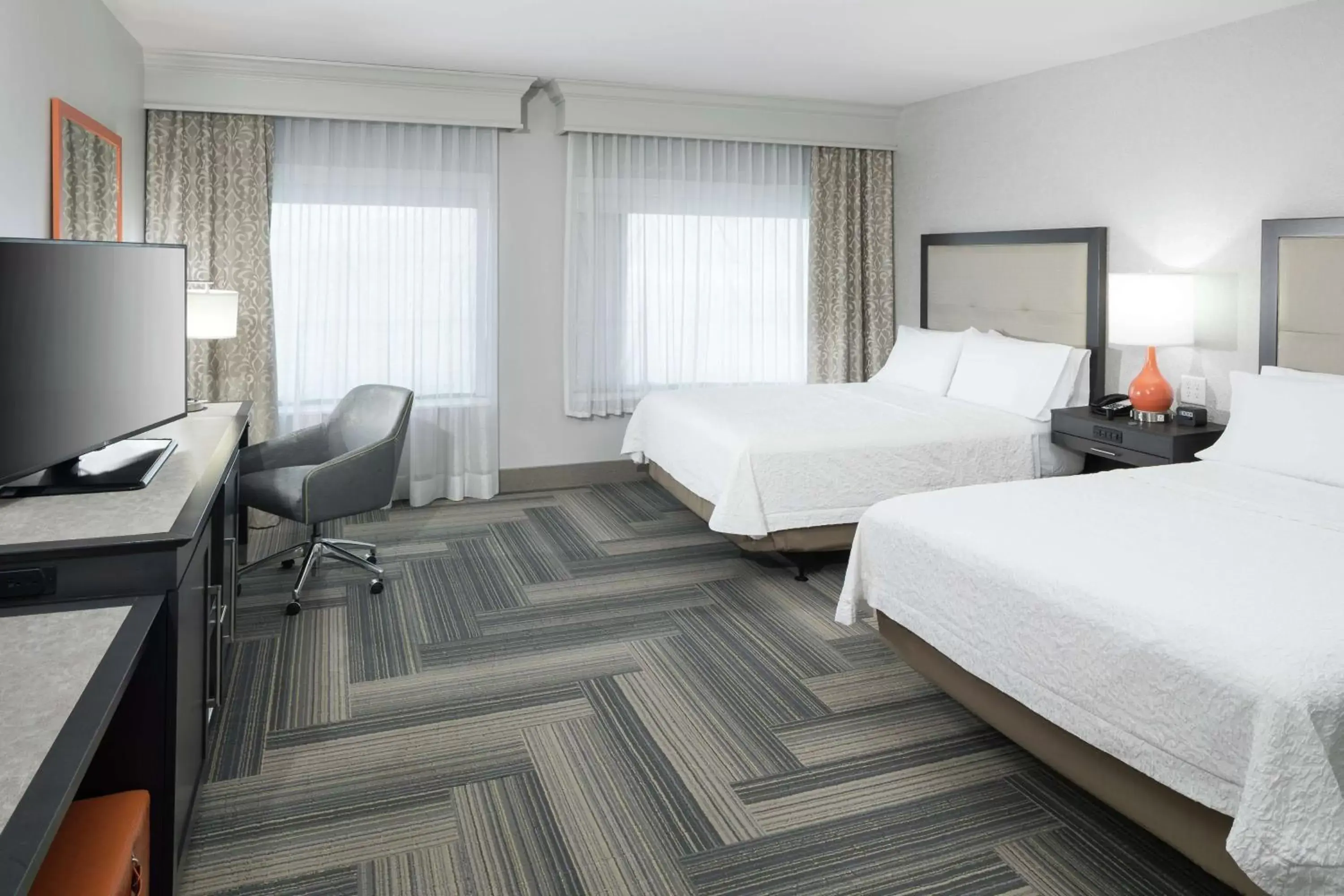 Bedroom in Hampton Inn & Suites by Hilton Atlanta Perimeter Dunwoody
