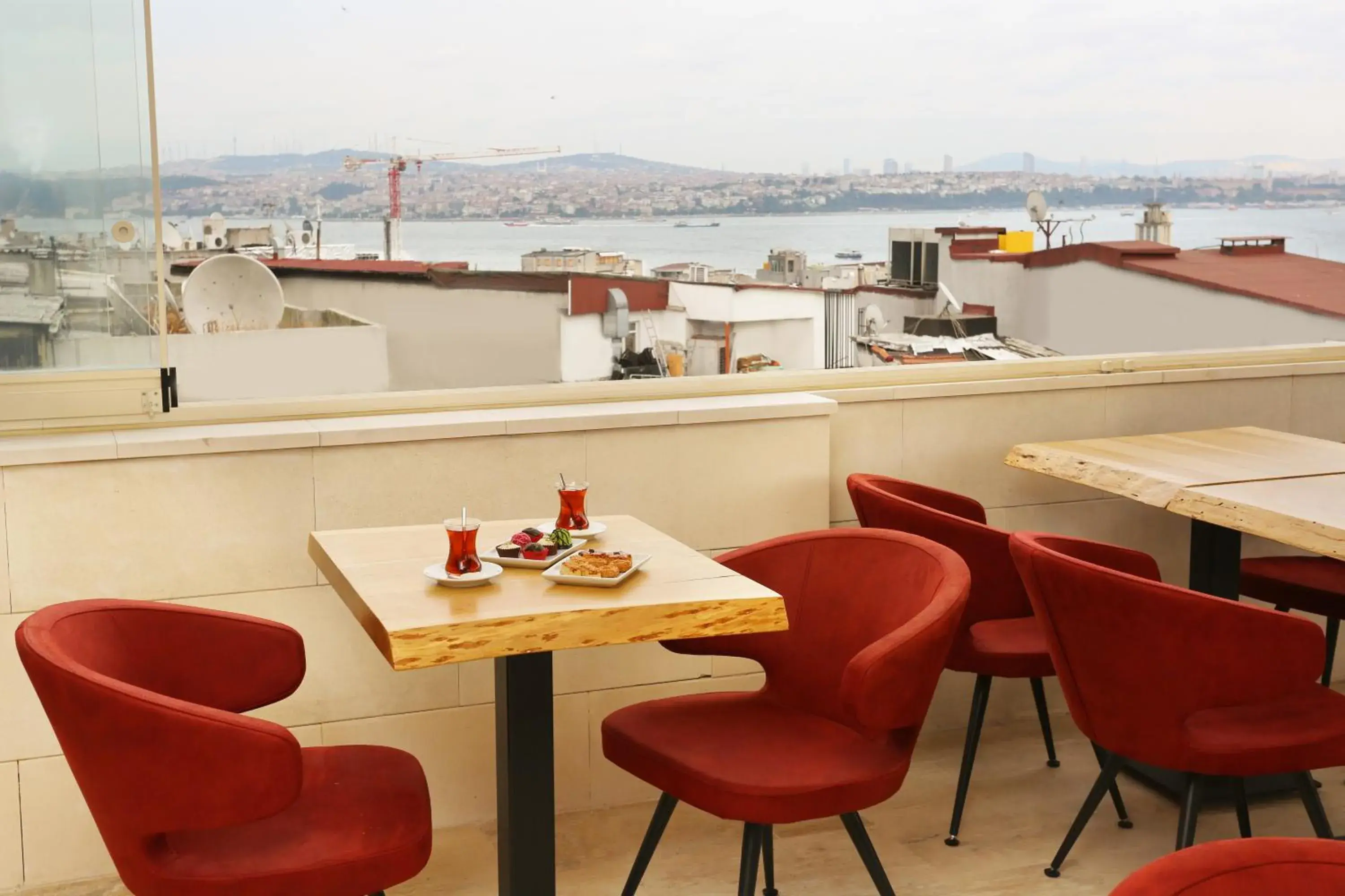 Restaurant/places to eat in Astan Hotel Galata