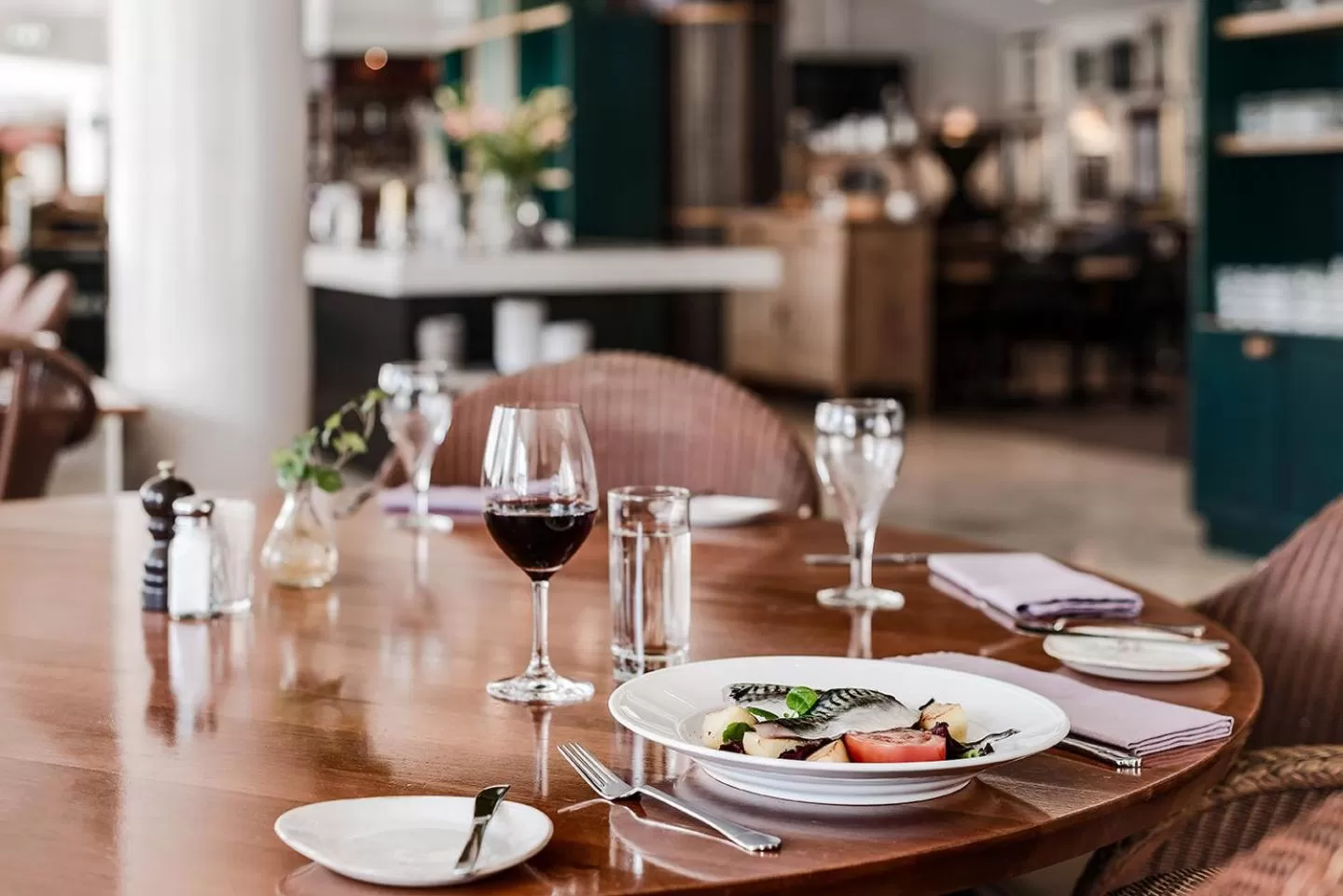 Restaurant/places to eat in Memory Hotel