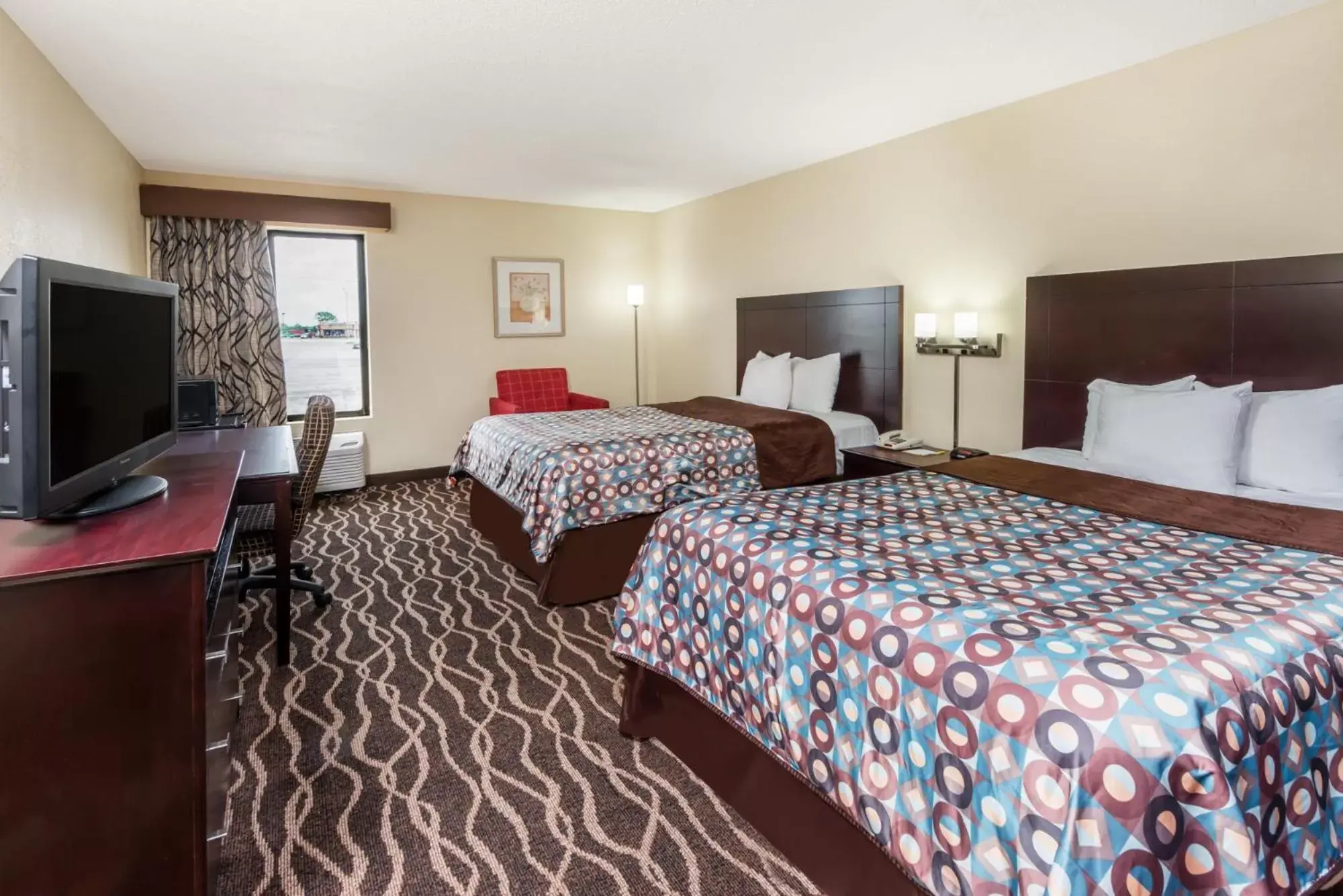 Bed in Days Inn & Suites by Wyndham Casey