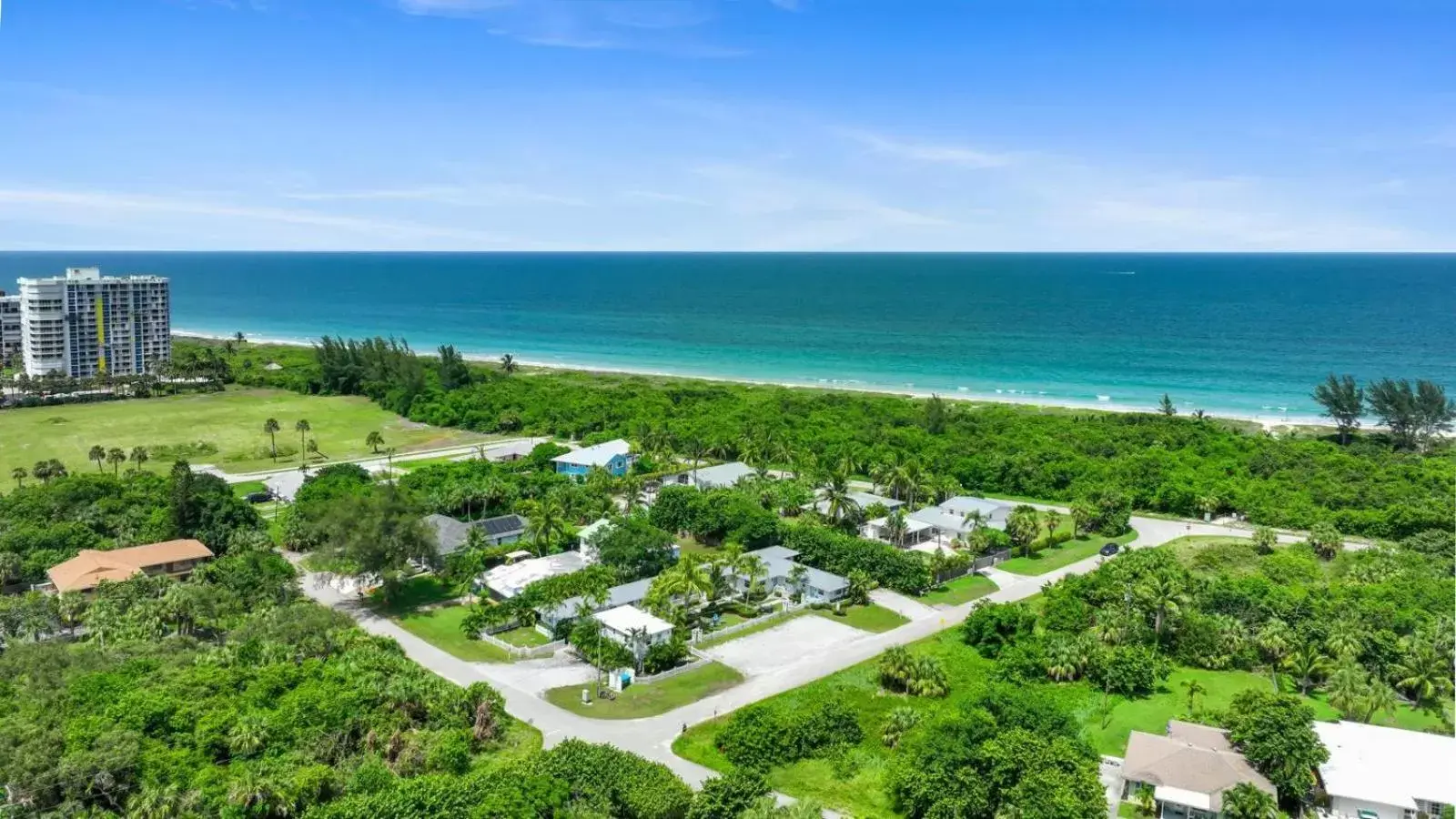 Bird's-eye View in Seahorse Beach Bungalows