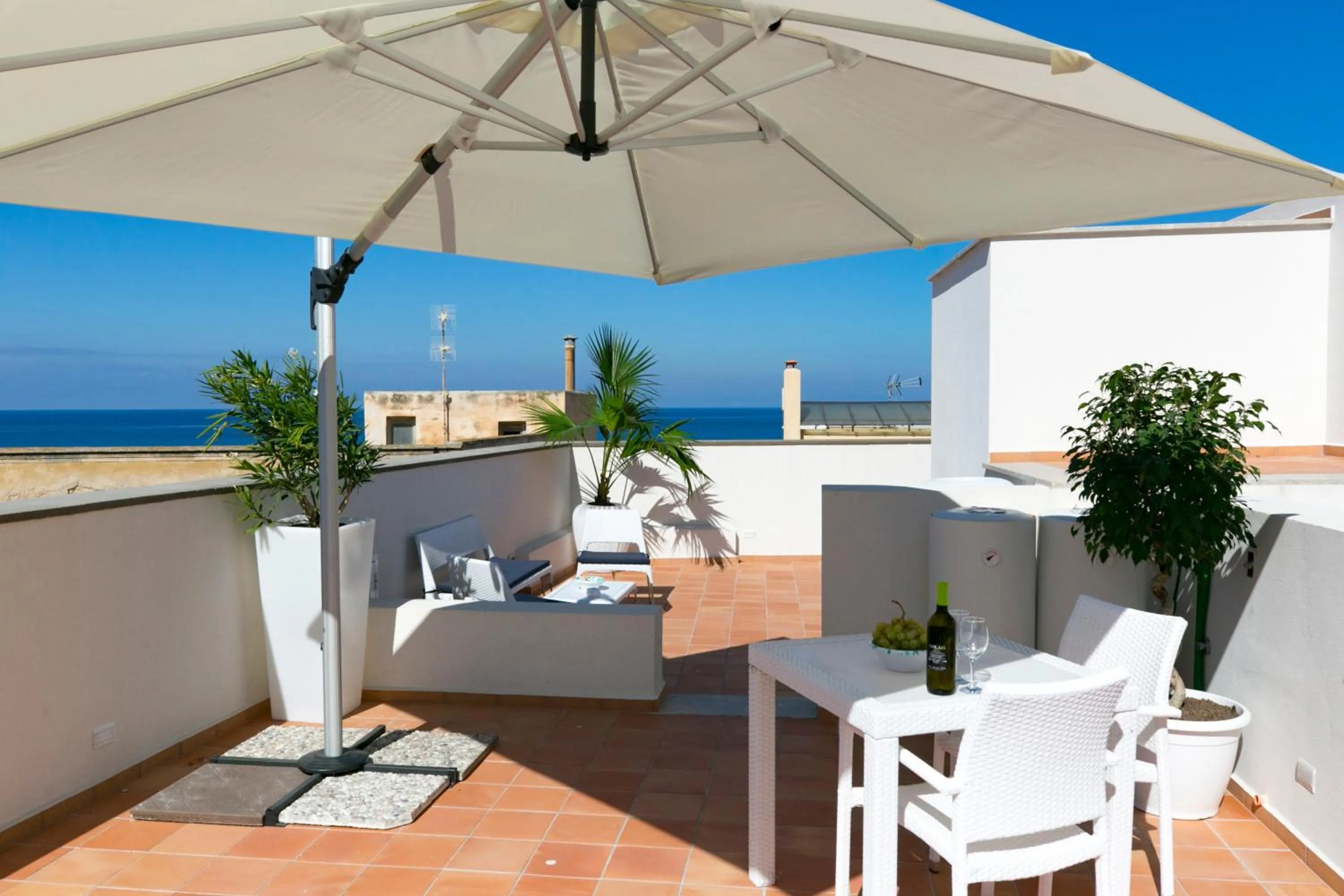 Sea view in ZIBIBBO SUITES & ROOMS - Aparthotel in Centro Storico a Trapani