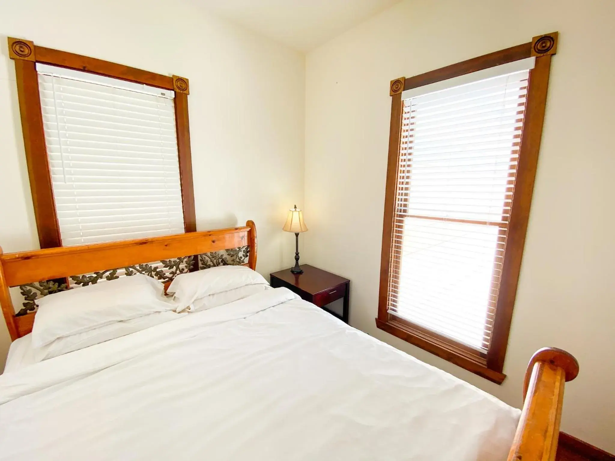 Bedroom, Bed in International Travelers House Adventure Hostel