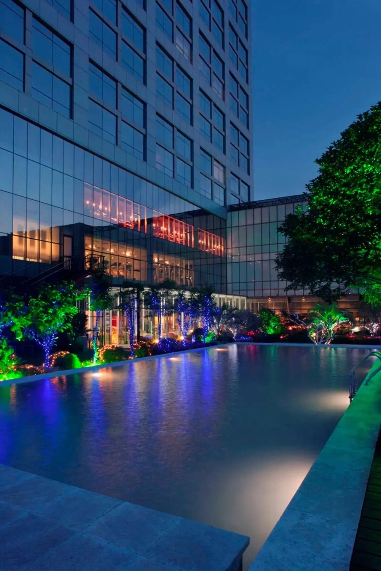 Facade/entrance, Swimming Pool in Grand Mercure Shanghai Century Park