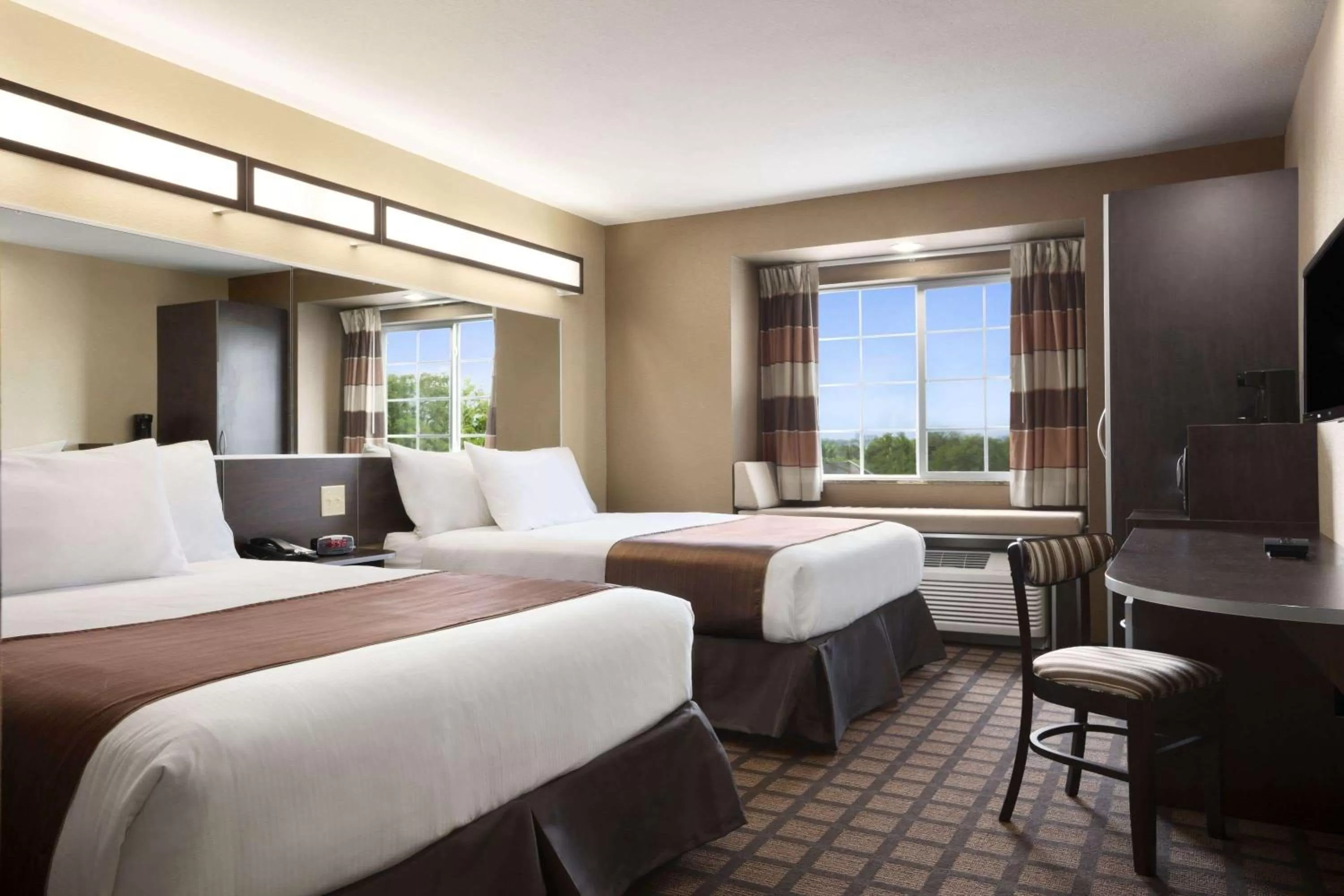 Photo of the whole room, Bed in Microtel Inn & Suites by Wyndham Kenedy Karnes City