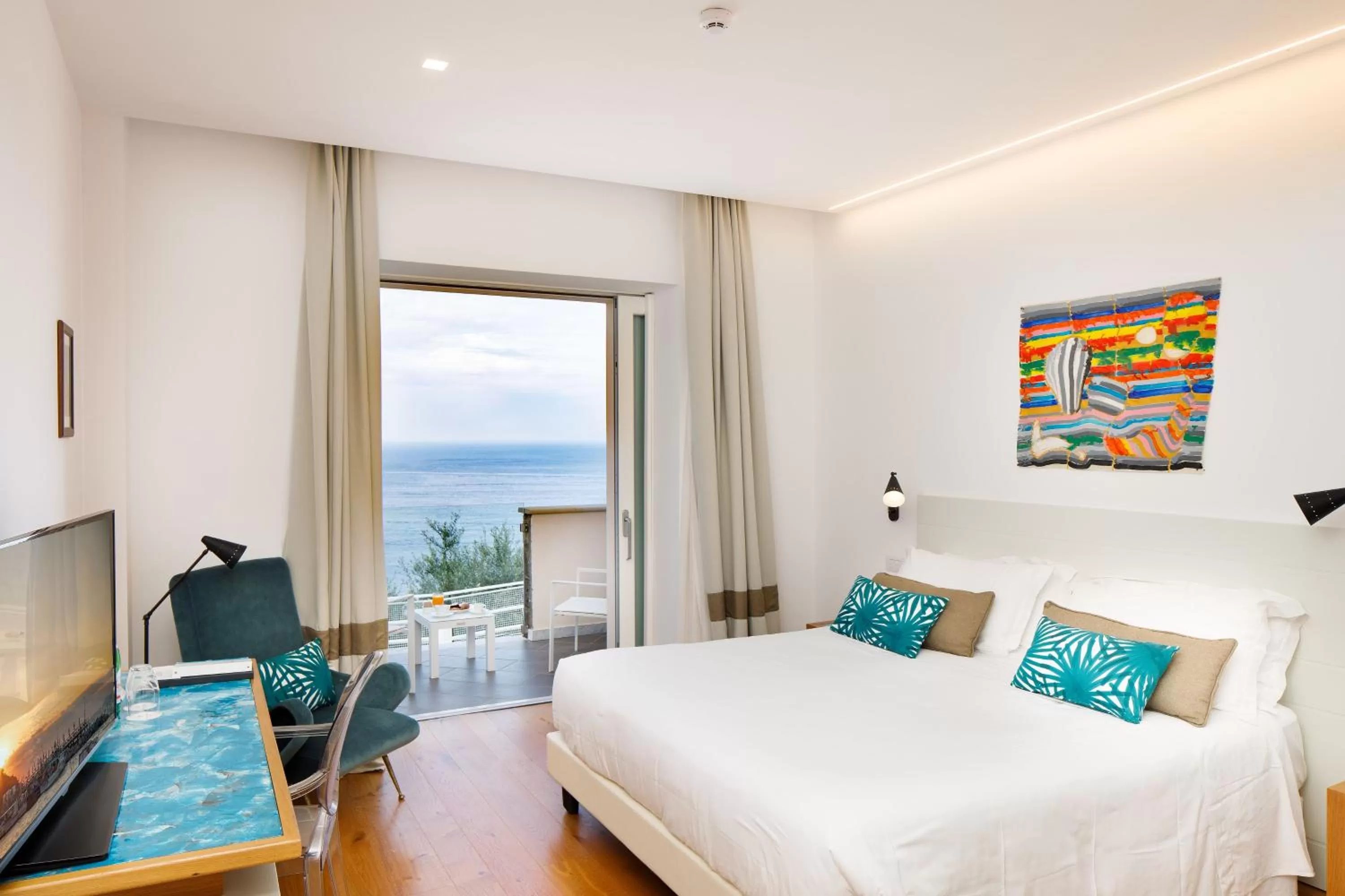 Balcony/Terrace, Bed in Villa Fiorella Art Hotel