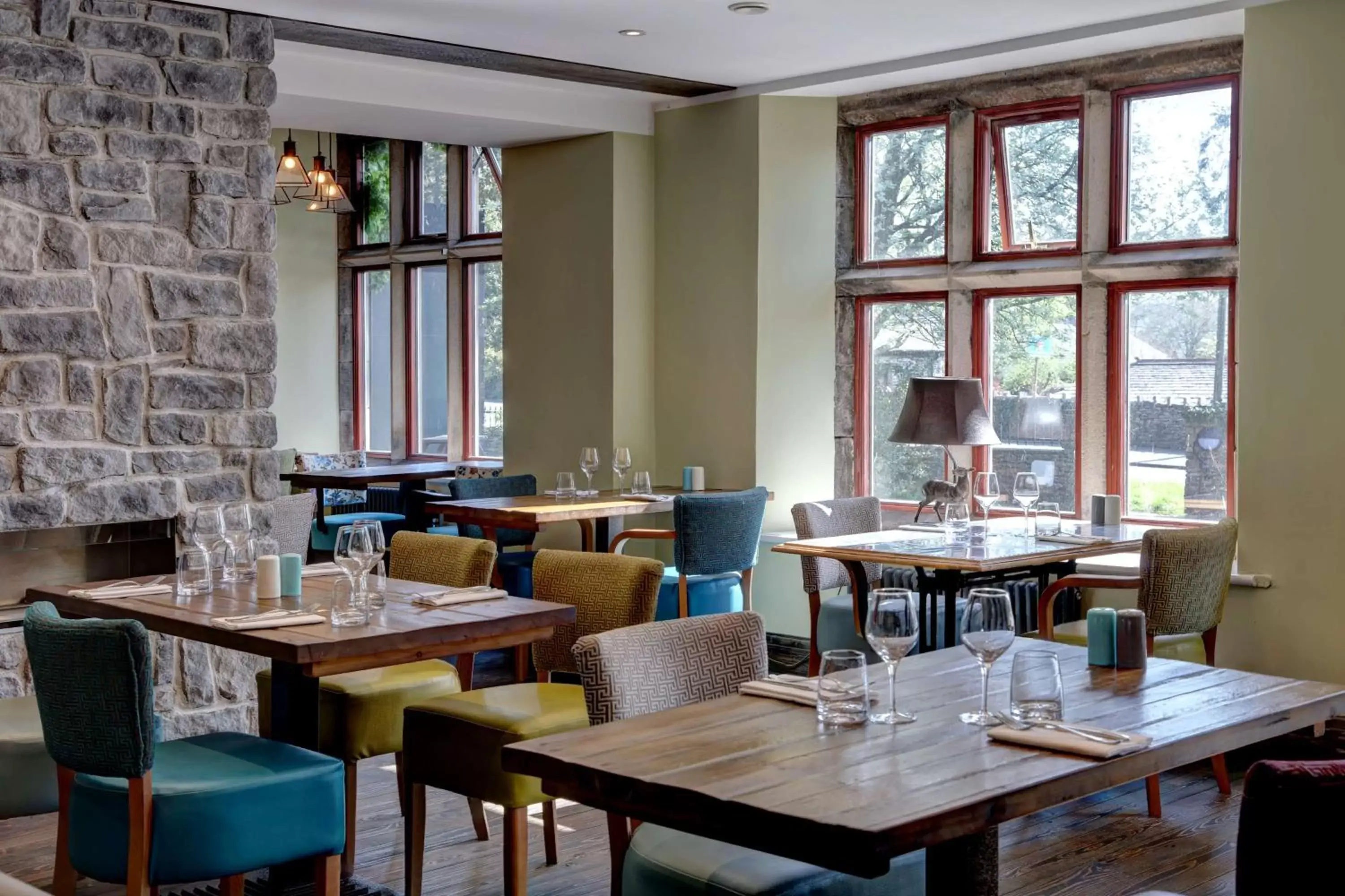 Restaurant/Places to Eat in Stonecross Manor Hotel