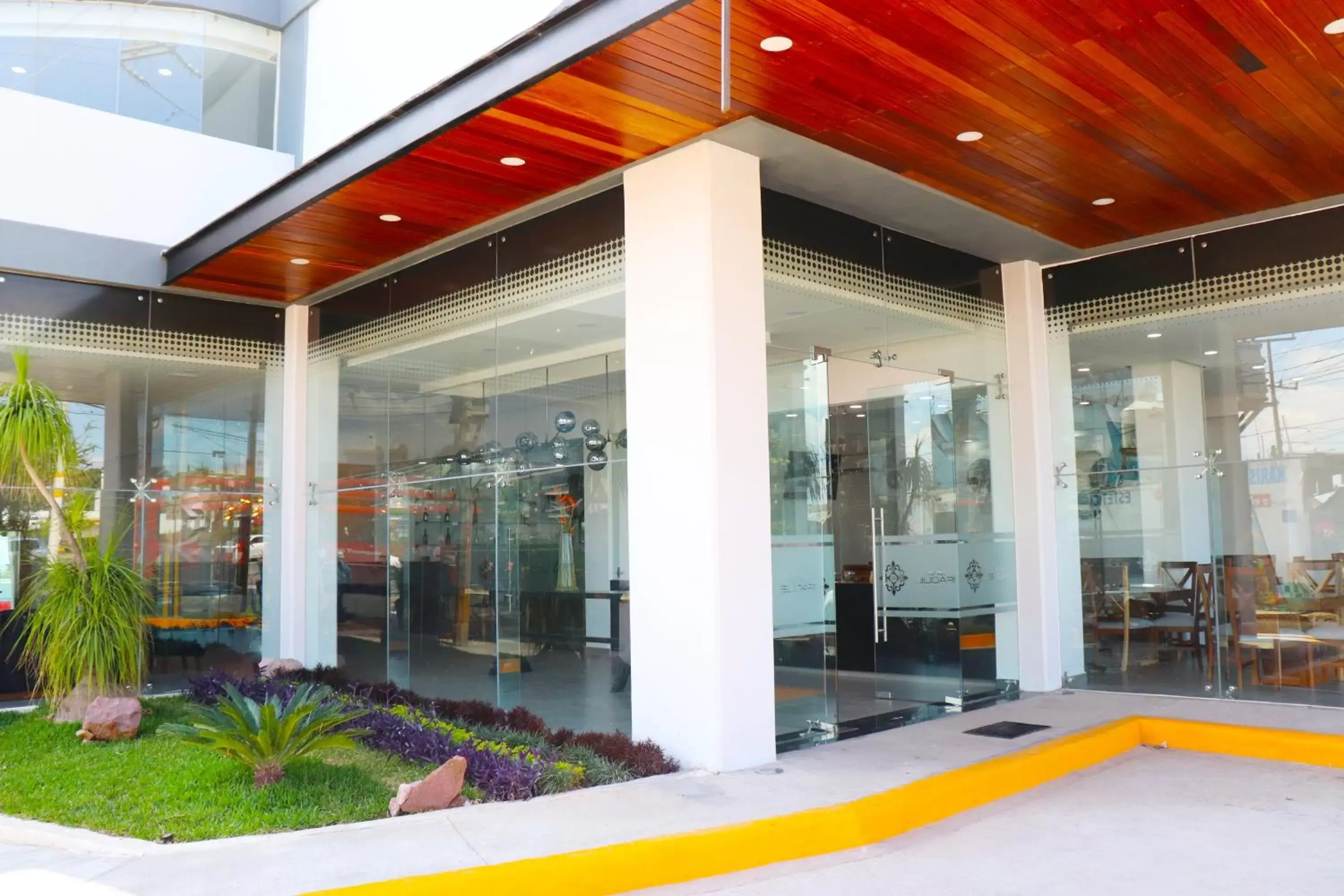 Facade/entrance in Hotel Bugari Aeropuerto Guadalajara