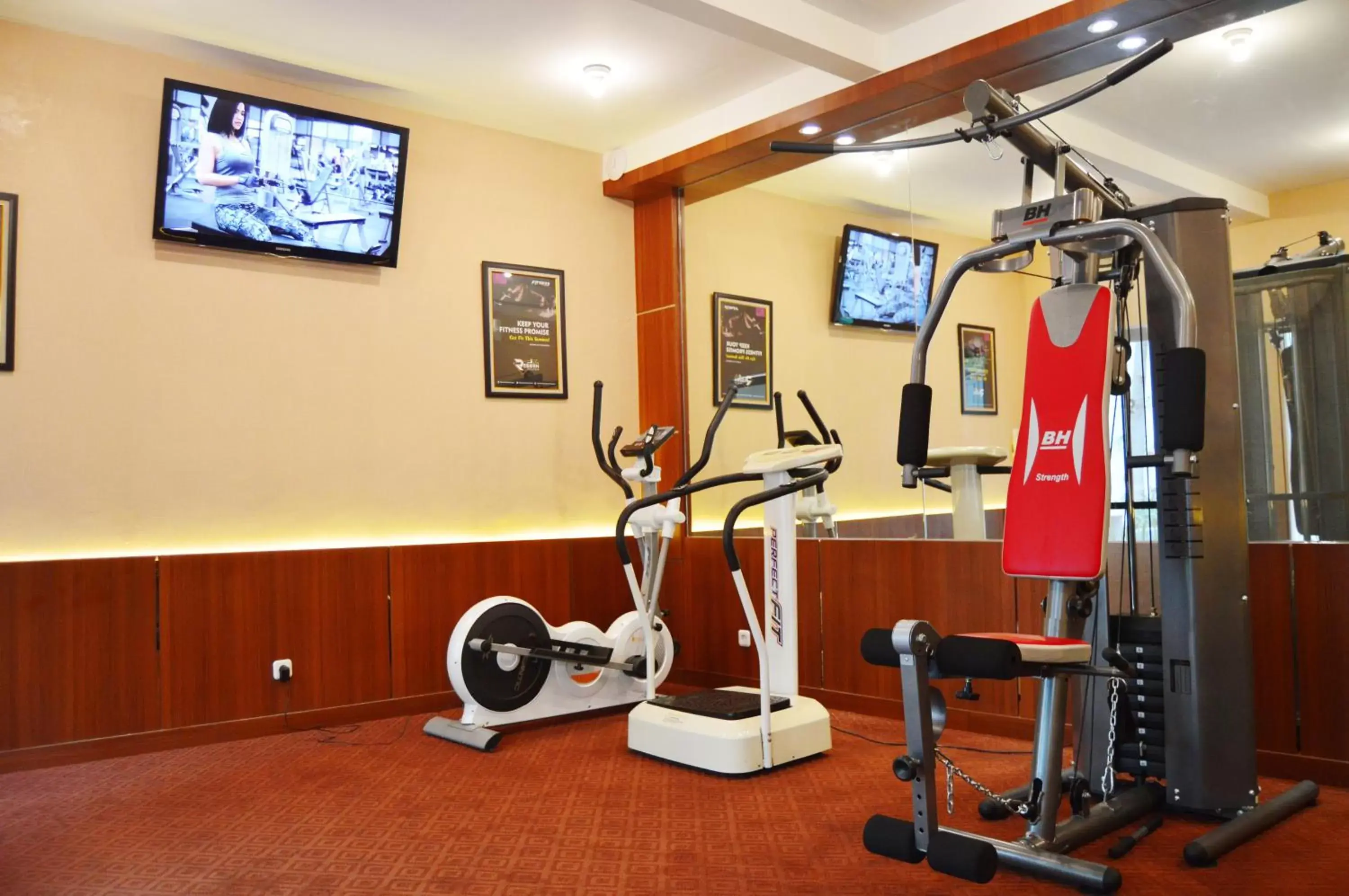 Fitness centre/facilities, Fitness Center/Facilities in Grand Inna Tunjungan