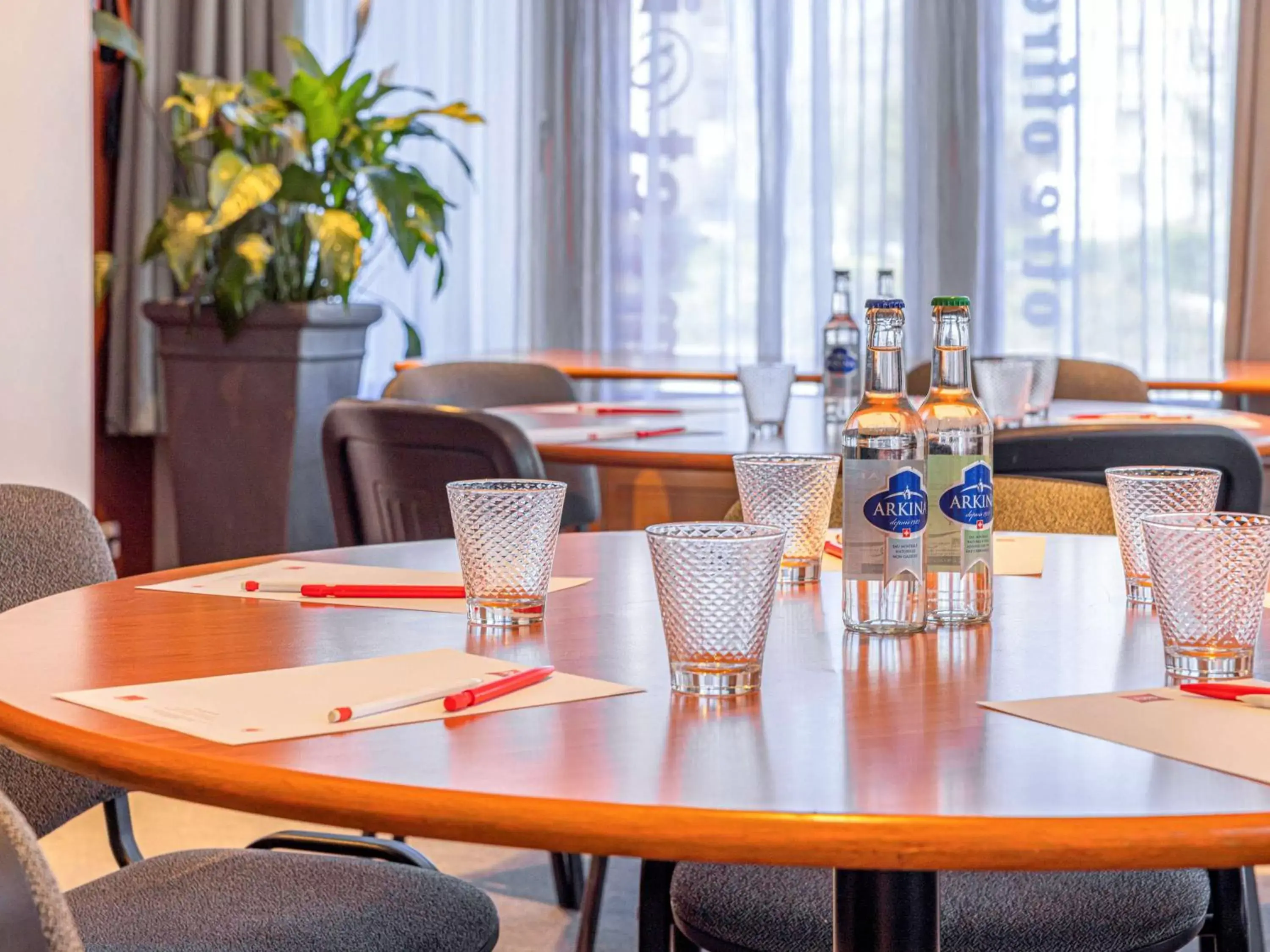 Meeting/conference room, Restaurant/Places to Eat in Ibis Sion