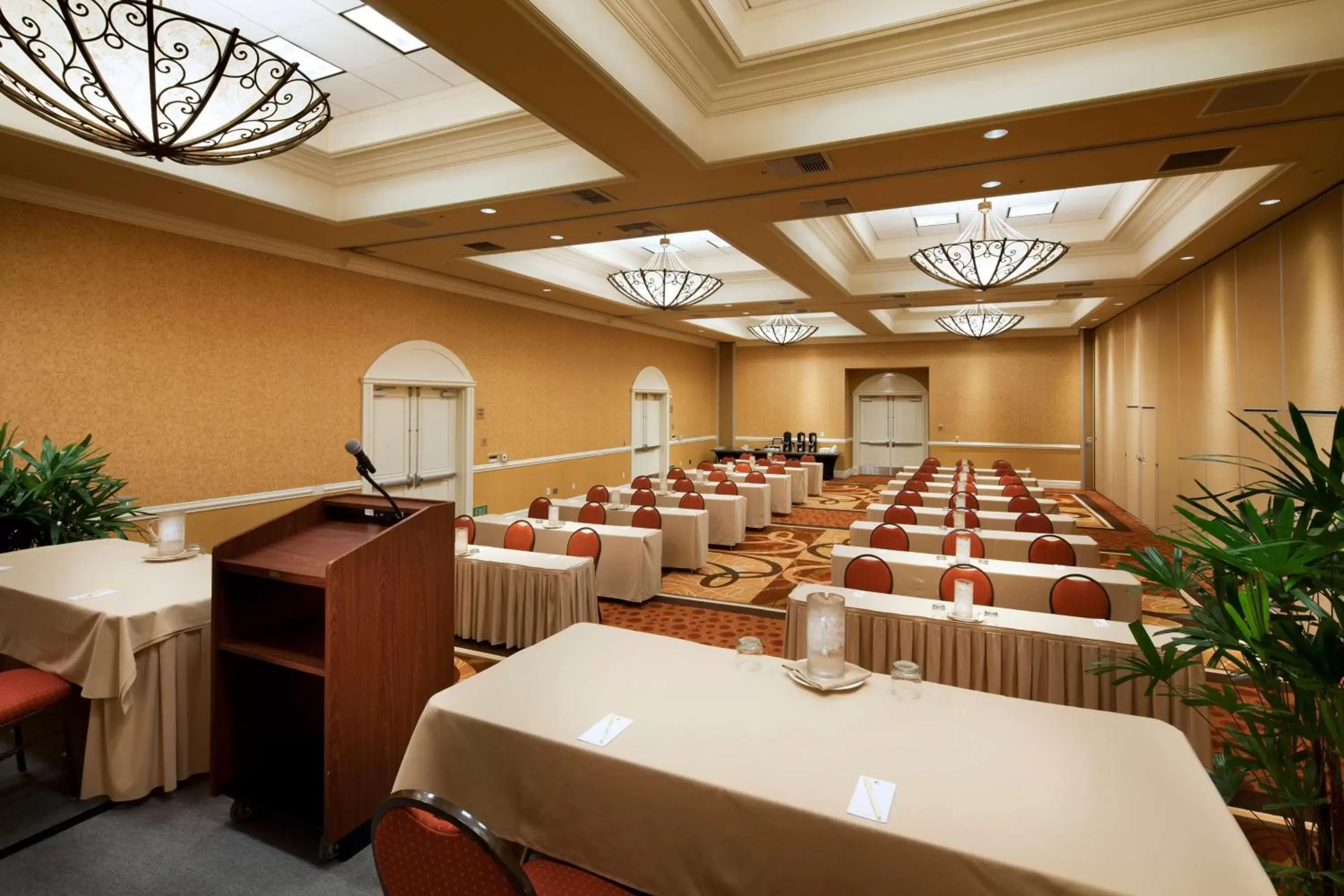 Meeting/conference room in DoubleTree Suites By Hilton Anaheim Resort/Convention Center