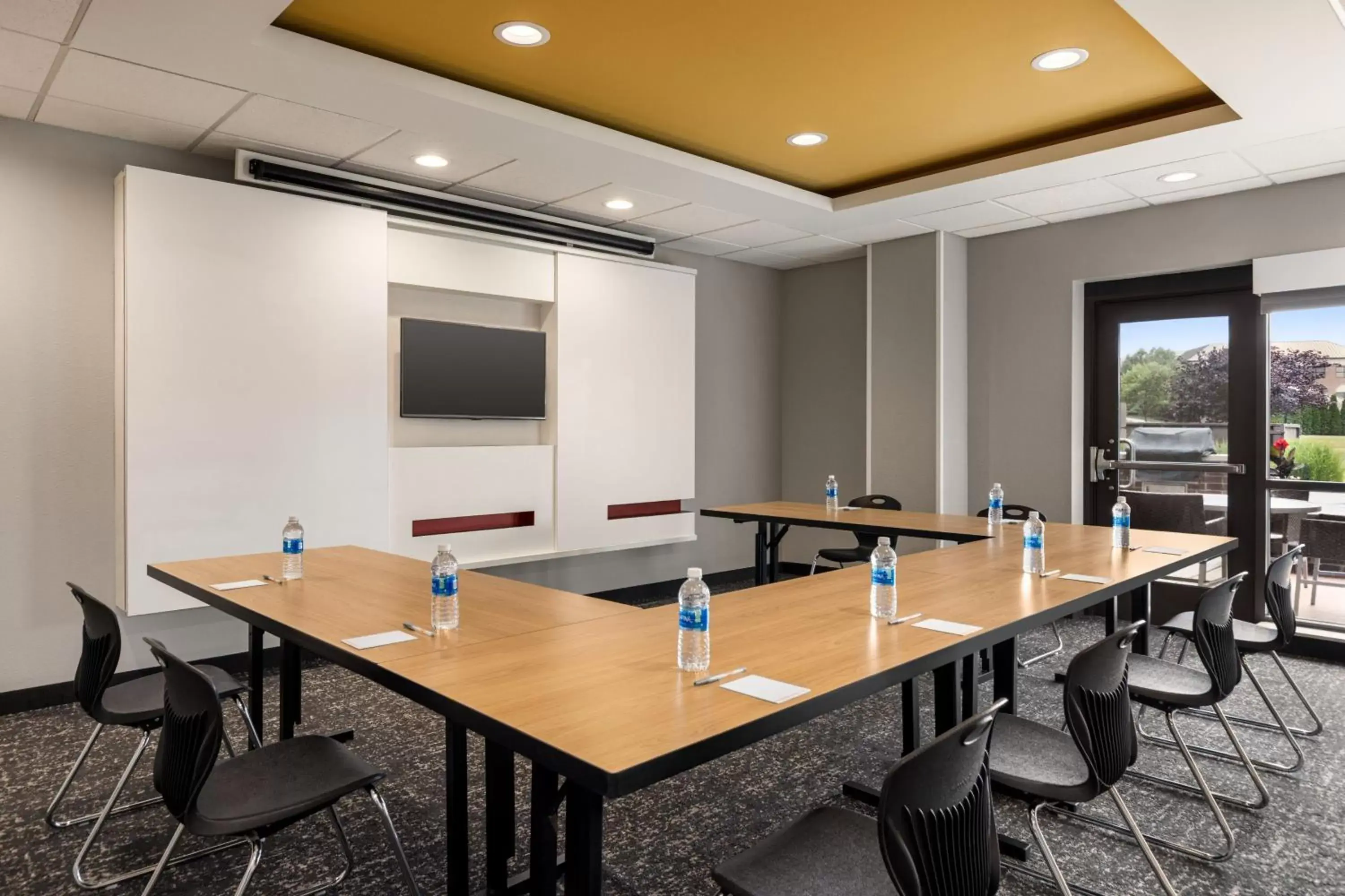 Meeting/conference room in TownePlace Suites by Marriott Harrisburg West/Mechanicsburg