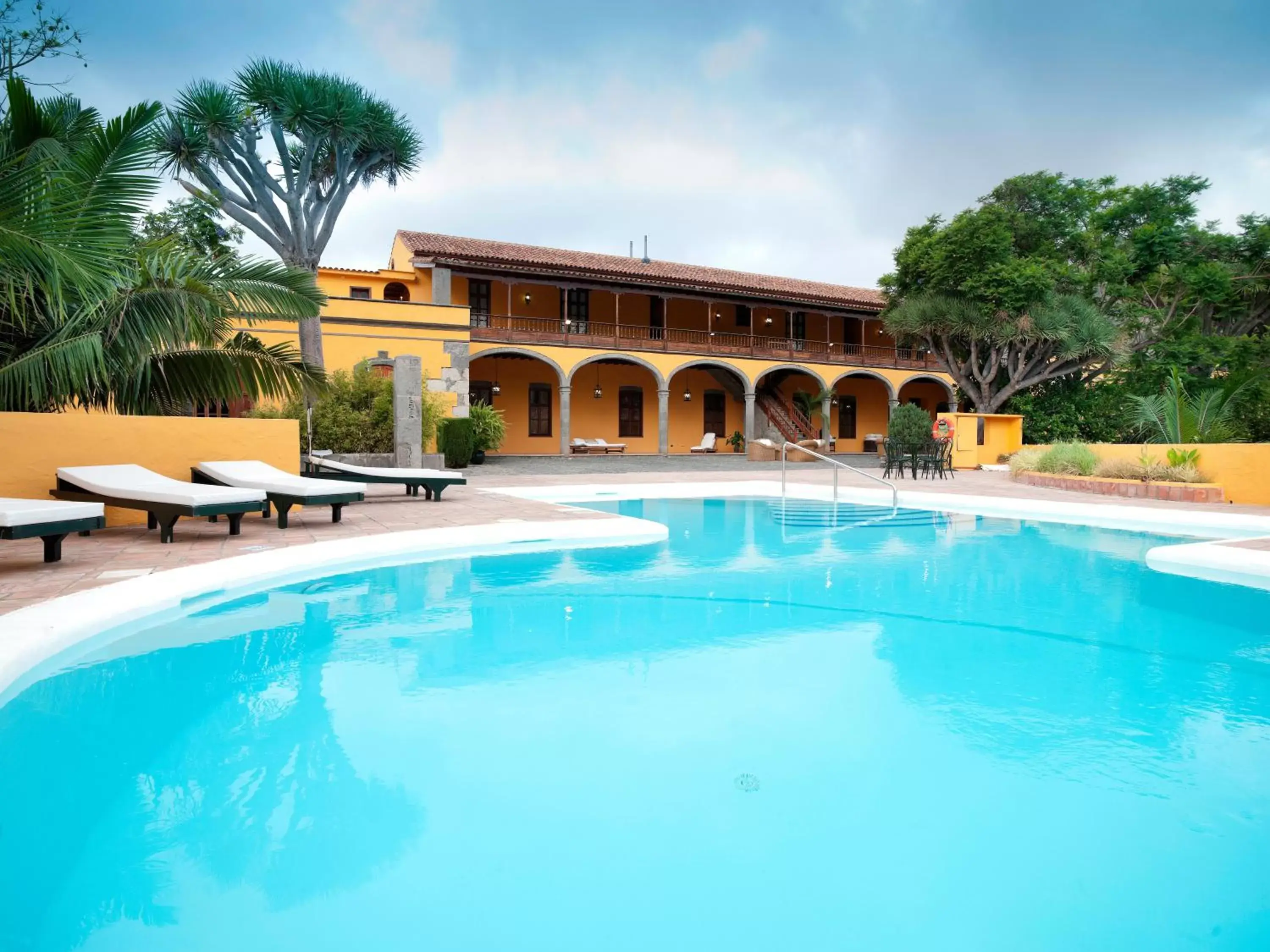 Property building, Swimming Pool in Hotel Rural Hacienda del Buen Suceso