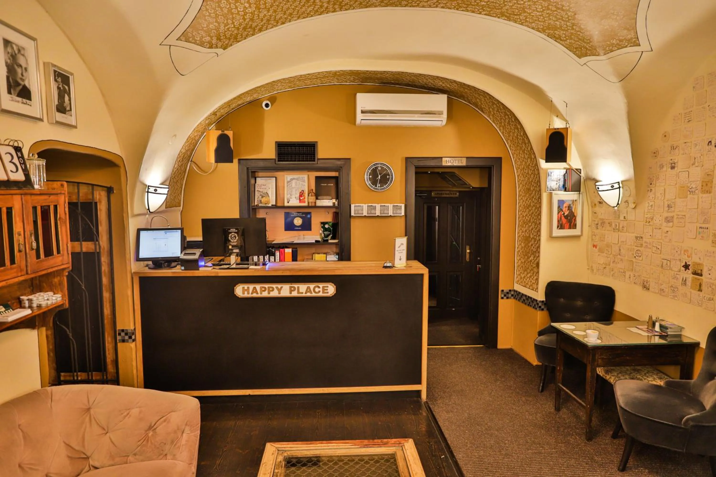 Lobby or reception in U Schnellu