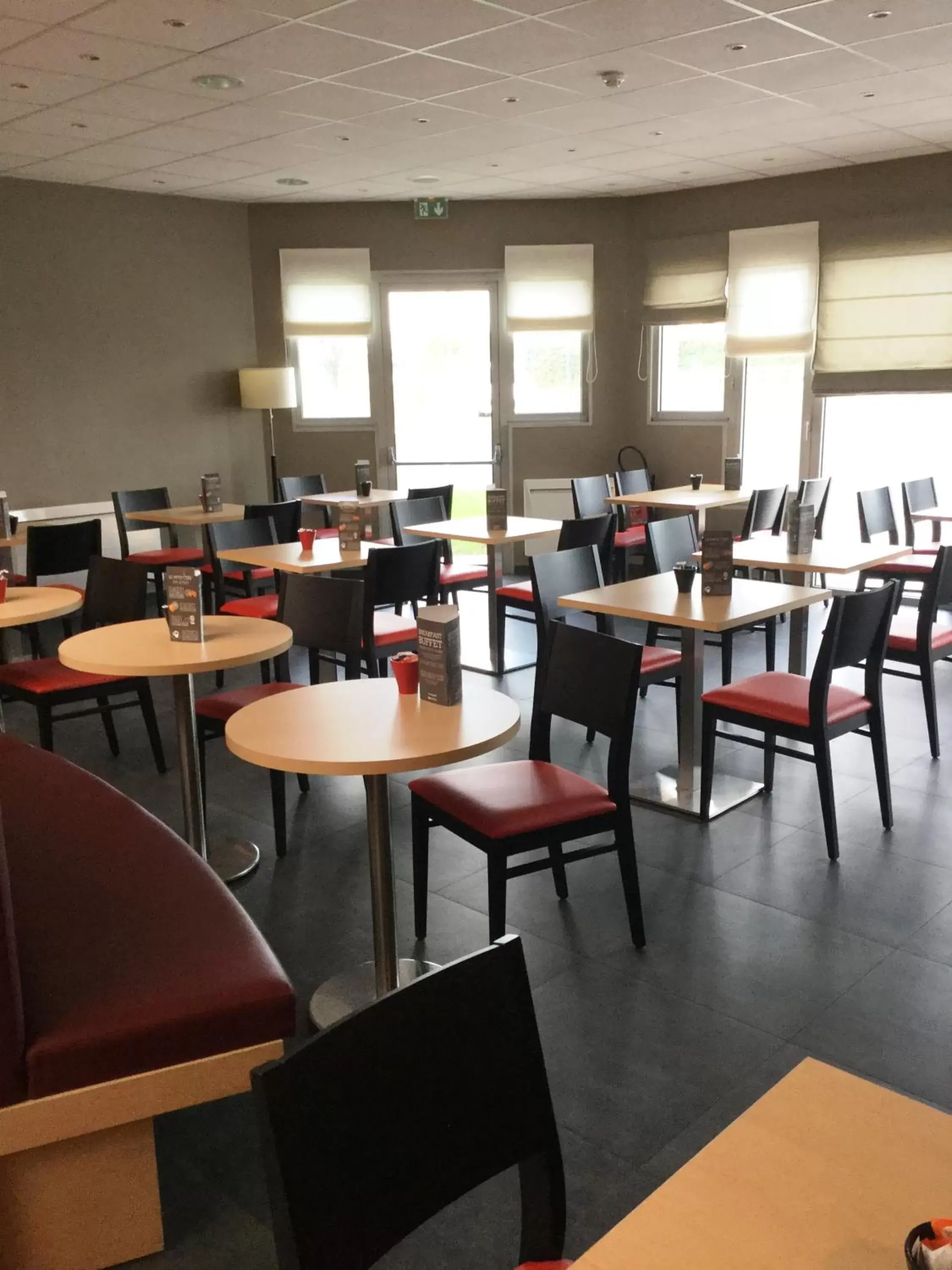 Restaurant/Places to Eat in Ibis Le Havre Sud Harfleur